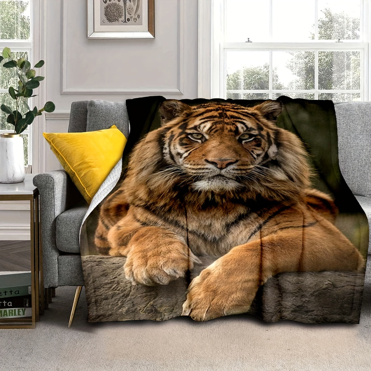 Tiger Print Flannel Throw Blanket Soft Versatile for Couch Bed Camping