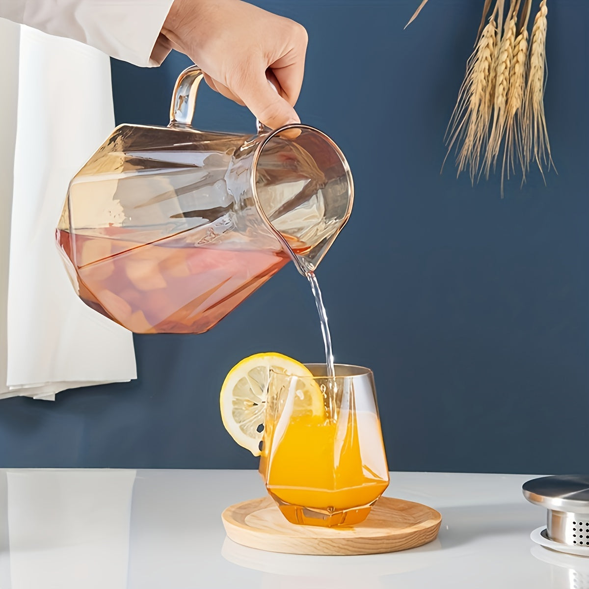 1500ml Geometric Glass Pitcher with Lid Heat Resistant for Hot Cold Beverages