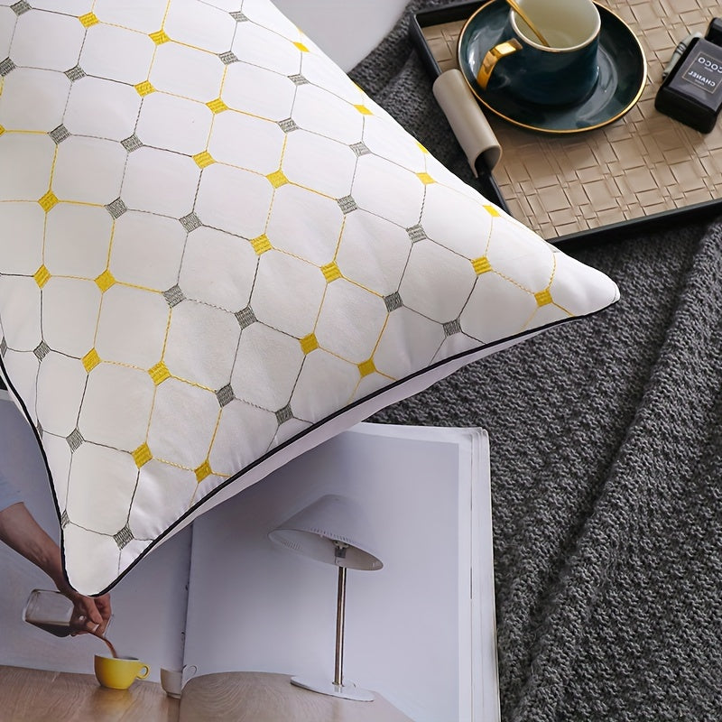 1 to'plam hashamatli tikilgan homiladorlik yostiq
- O'rtacha yumshoq qattiqlik
- Polyester tolqasidan yasalgan
- Yon va orqa yotish uchun nafas oladigan bo'yin qo'llab-quvvatlashni taqdim etadi