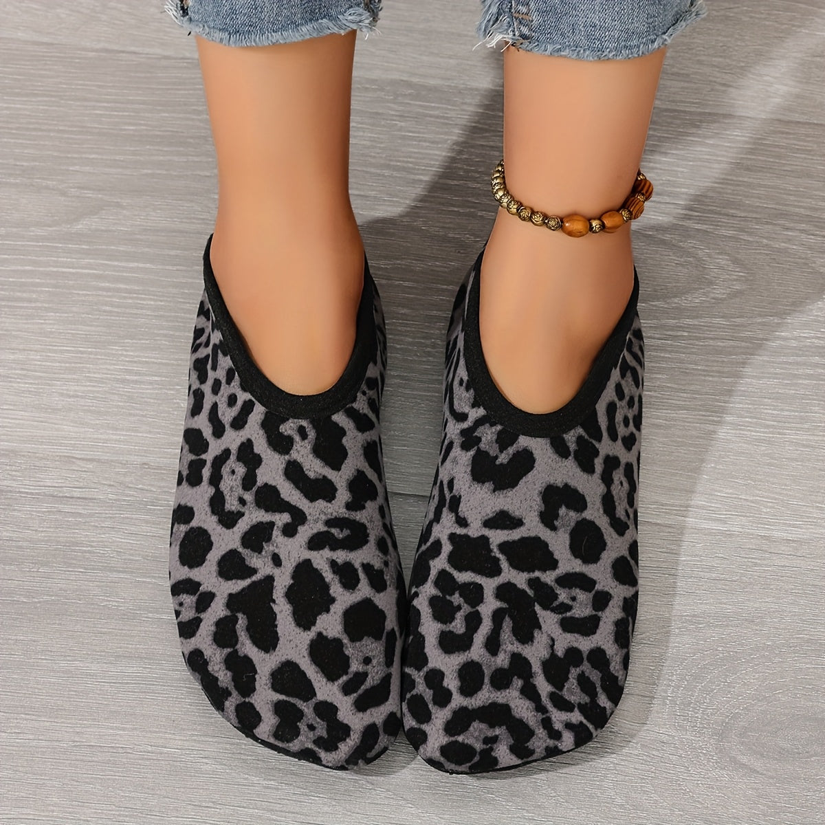 Women's Leopard Print Slip-On Indoor House Slippers with Plush Lining