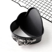 Форма для выпечки в виде сердца на День Святого Валентина - антипригарная чугунная форма для романтических десертов. Идеально подходит для особых случаев. Функция надежного зажима для легкого извлечения. Необходимый предмет на кухне.