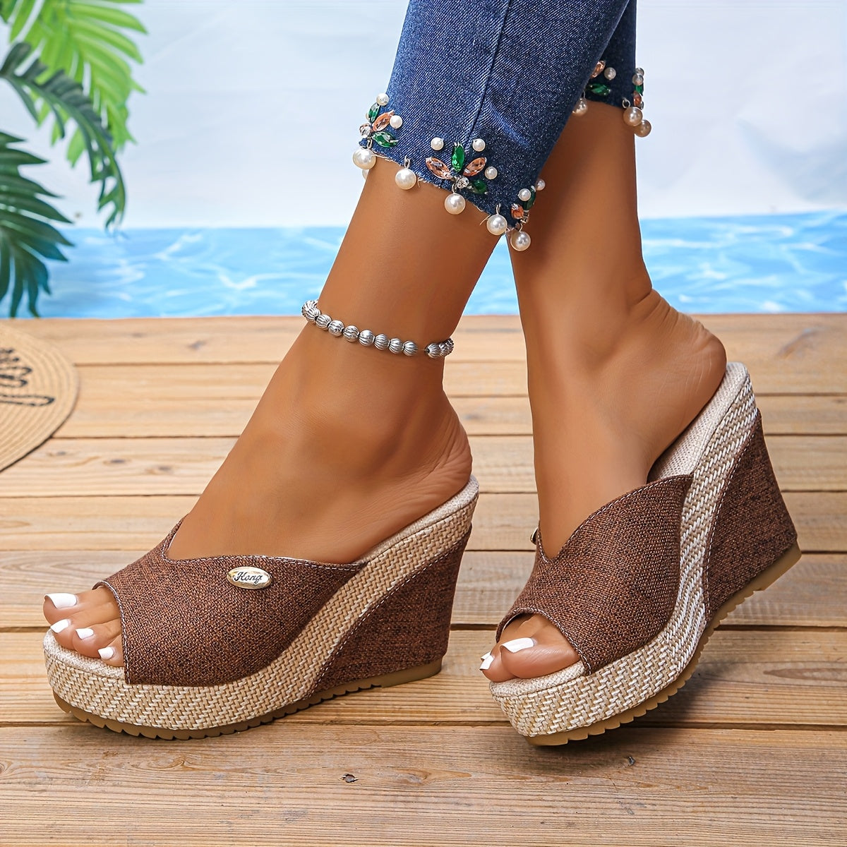 Ayollar uchun kengaytirilgan slip-on sandallar ochiq barmoqli, qalin poyali, baland bo'yli, qora, bej va jigarrang