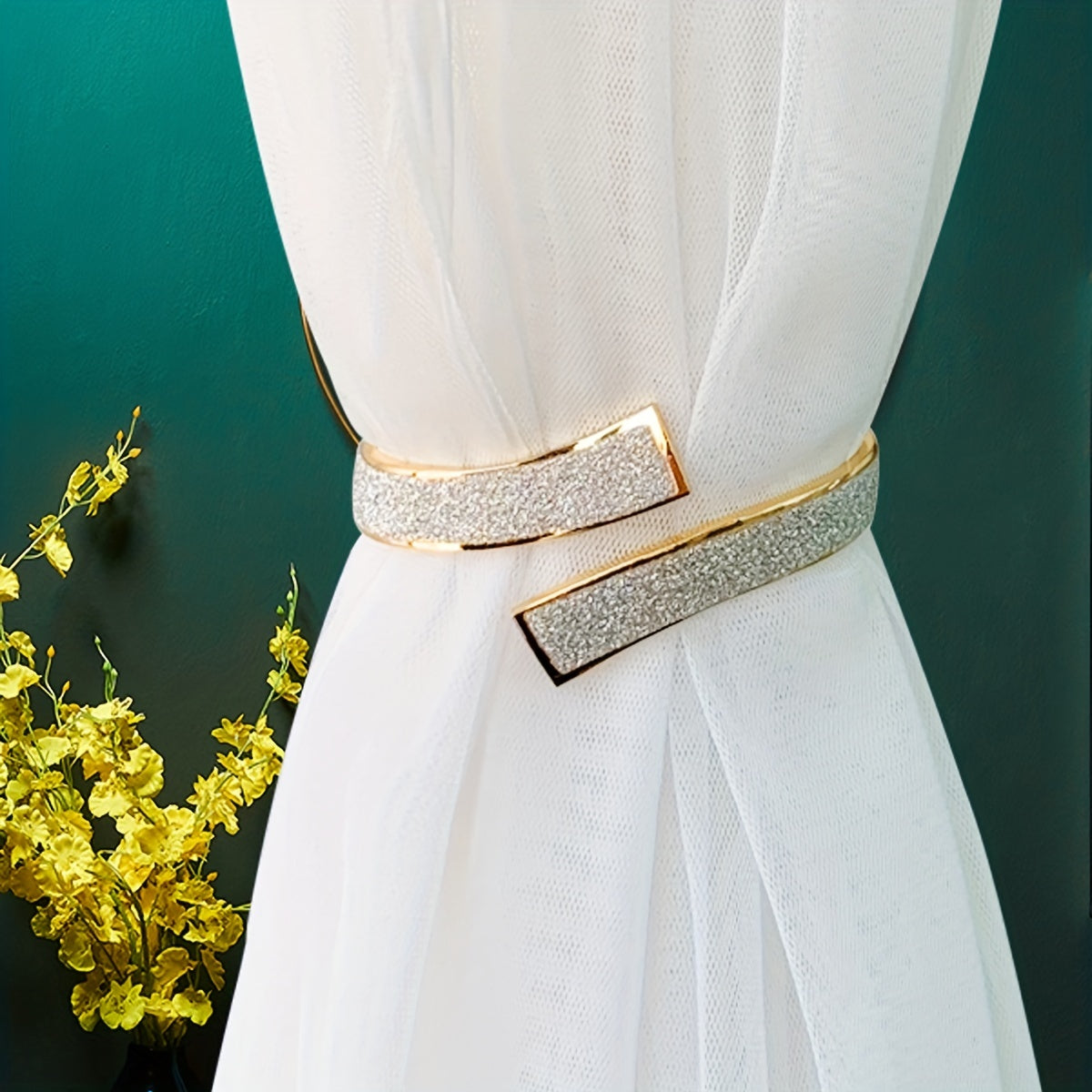 Elegant Golden Curtain Clips No Drilling Ties and Organizes Curtains