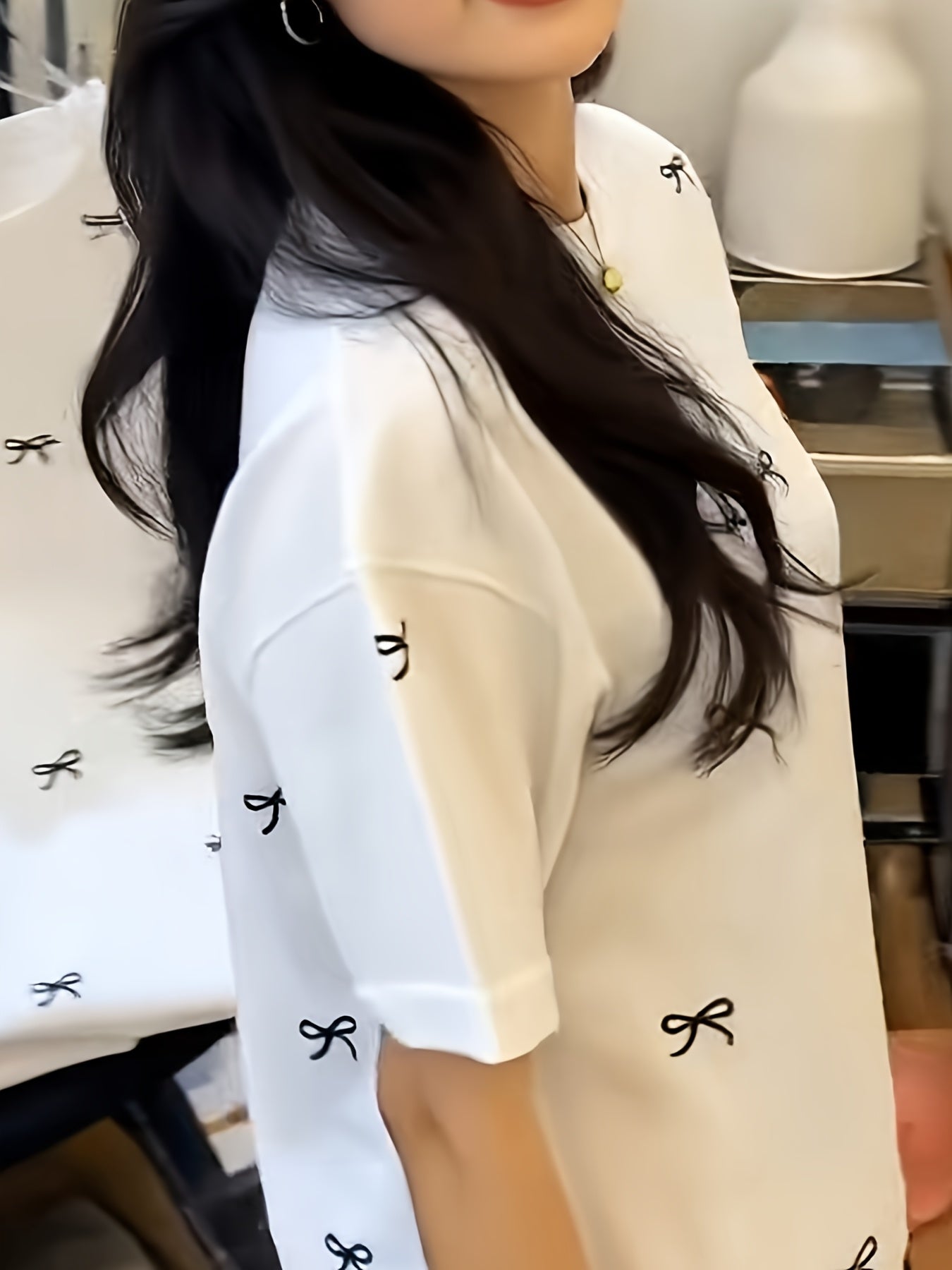 Plus Size Women's White T-Shirt with Black Ribbon Print Casual Crew Neck