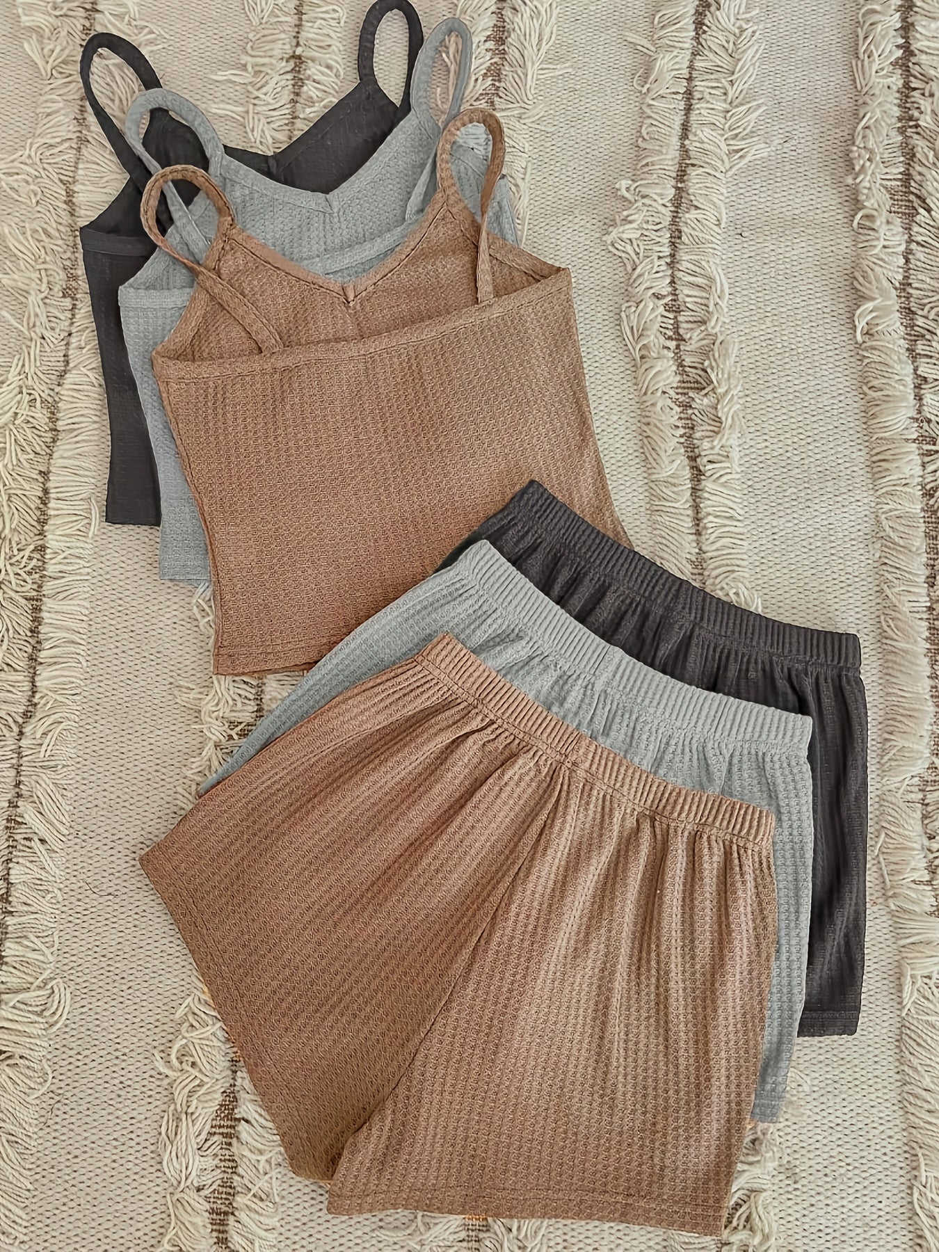 Ayollar uchun V-yuynli top va shortlardan iborat waffle toʻqilgan pijama toʻplami, katta oʻlchamli dam olish uchun 6 ta qism