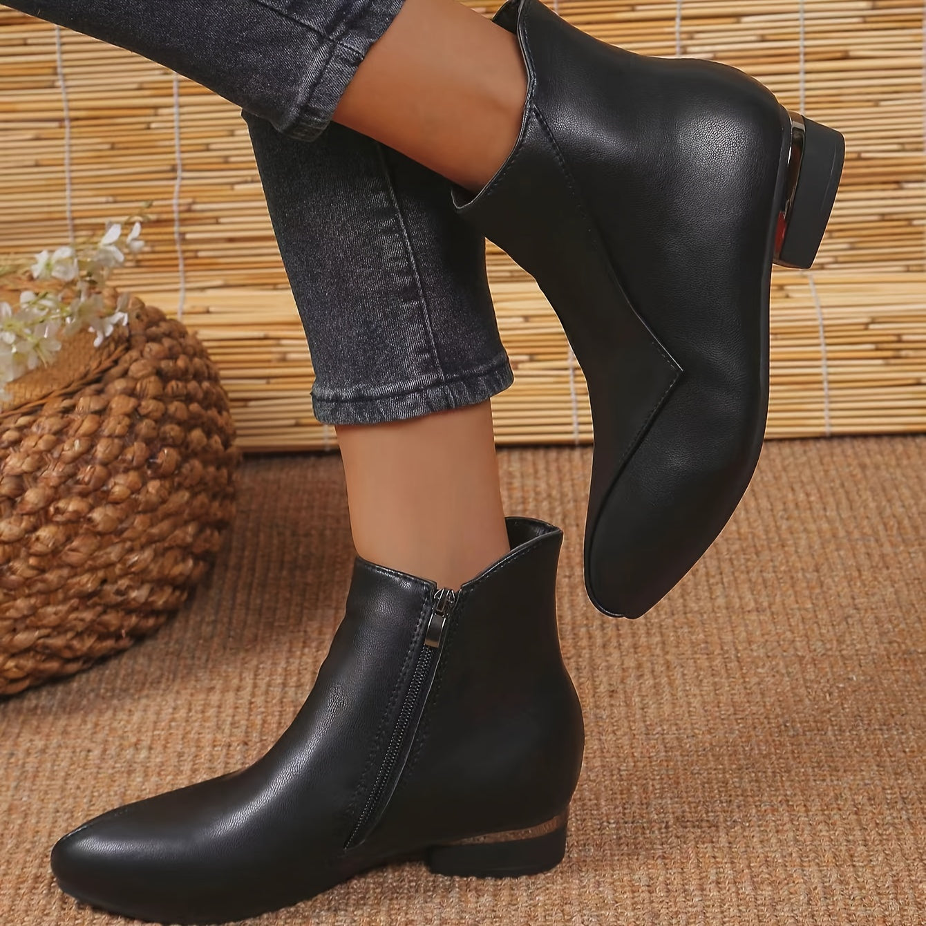 Women's Solid Color Elegant Boots Side Zipper Chunky Heels Point Toe
