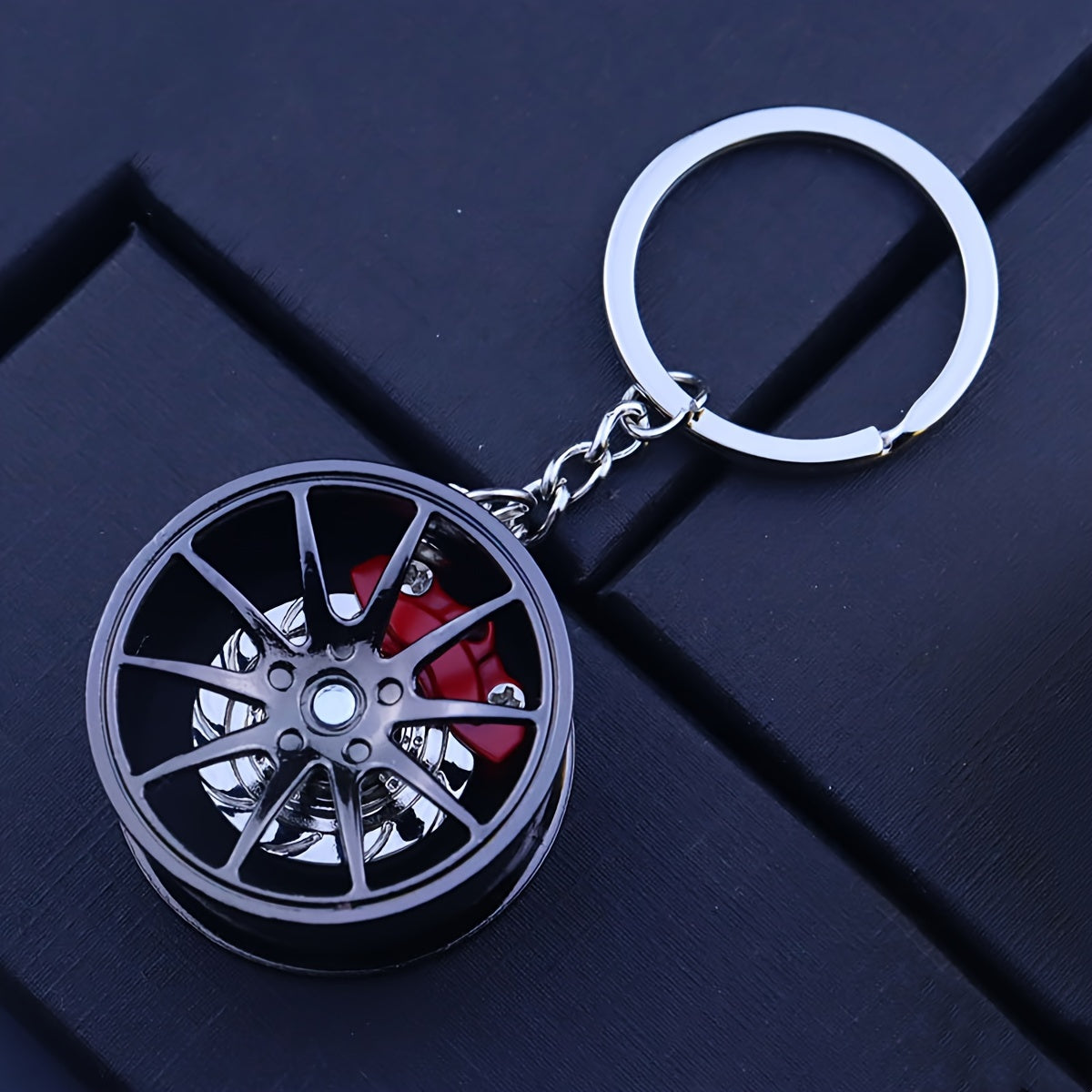 Unisex Zinc Alloy Car Wheel Hub Keychain Rotatable Key Ring Creative Gift