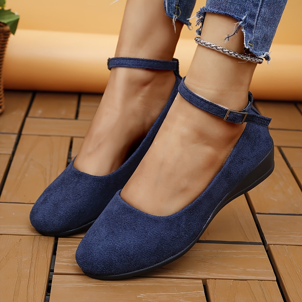 Women's Casual Shoes Low Heel Soft Material Ankle Buckle Strap