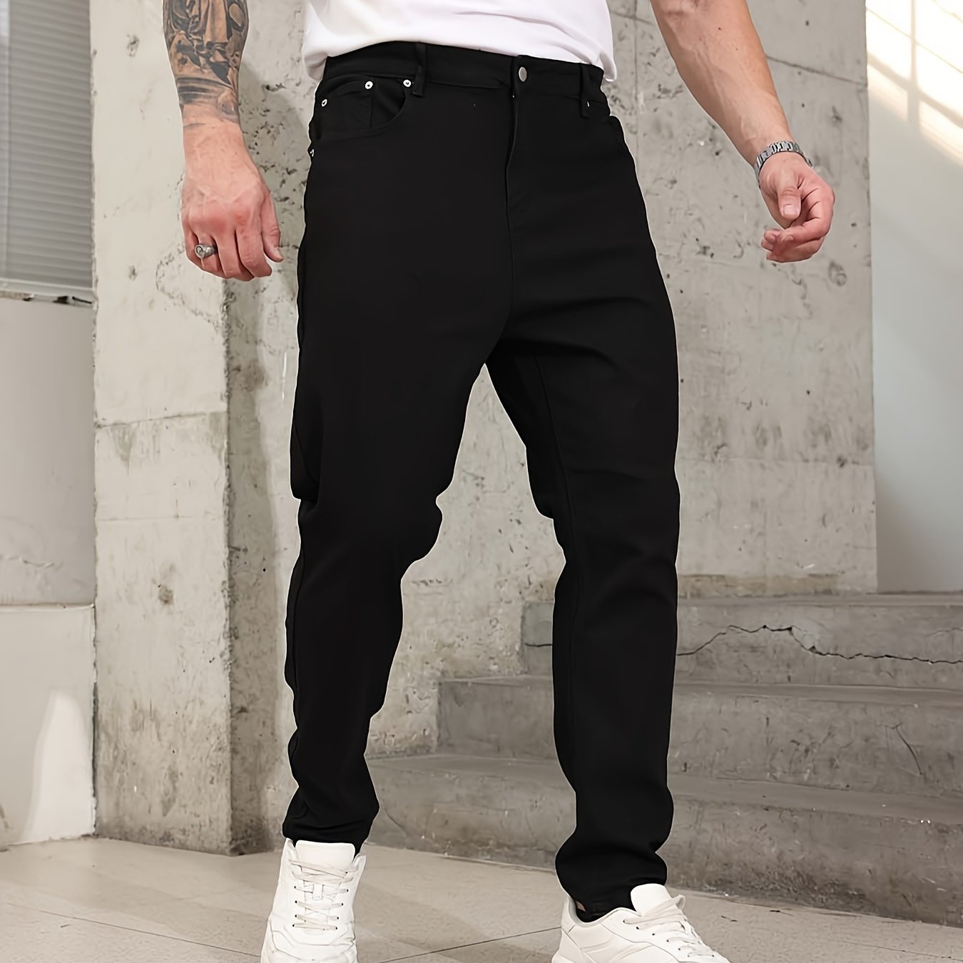 Qora rangdagi Plus Size erkaklar uchun tor jinsi shimlar, cho'ziluvchan, qulay moslashuv, cho'ntaklar va mustahkamlik bilan. | Mashina yuvish mumkin, barcha mavsumlar uchun kiyish