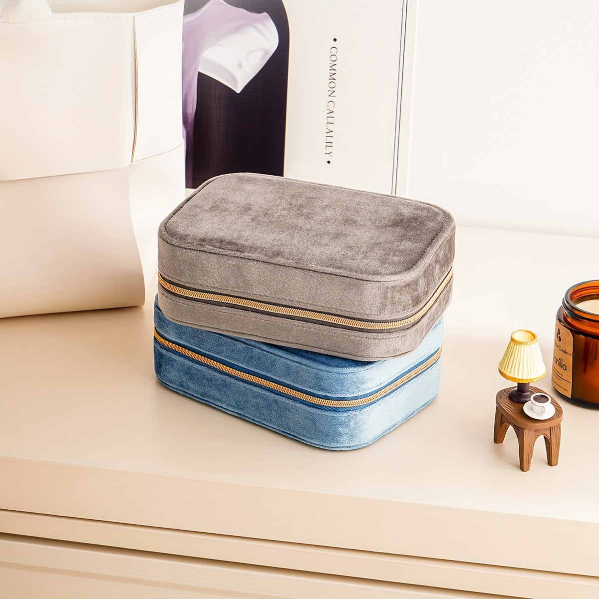 Zipper bilan uch qavatli velur zargarlik buyumlarini saqlash qutisi, uzuklar, sirg‘alar, taqinchoqlar, taqinchoqlar va aksessuarlar uchun