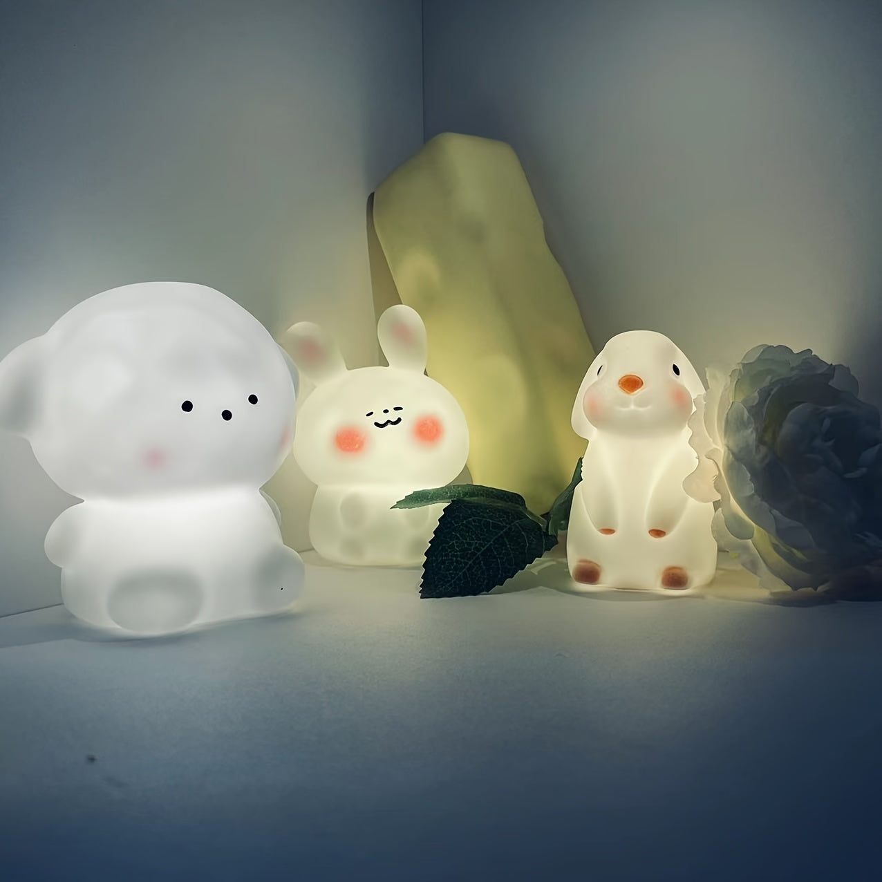 Plastic Night Light Battery Operated Desk Lamp with Switch Control for Bedside and Office Decor