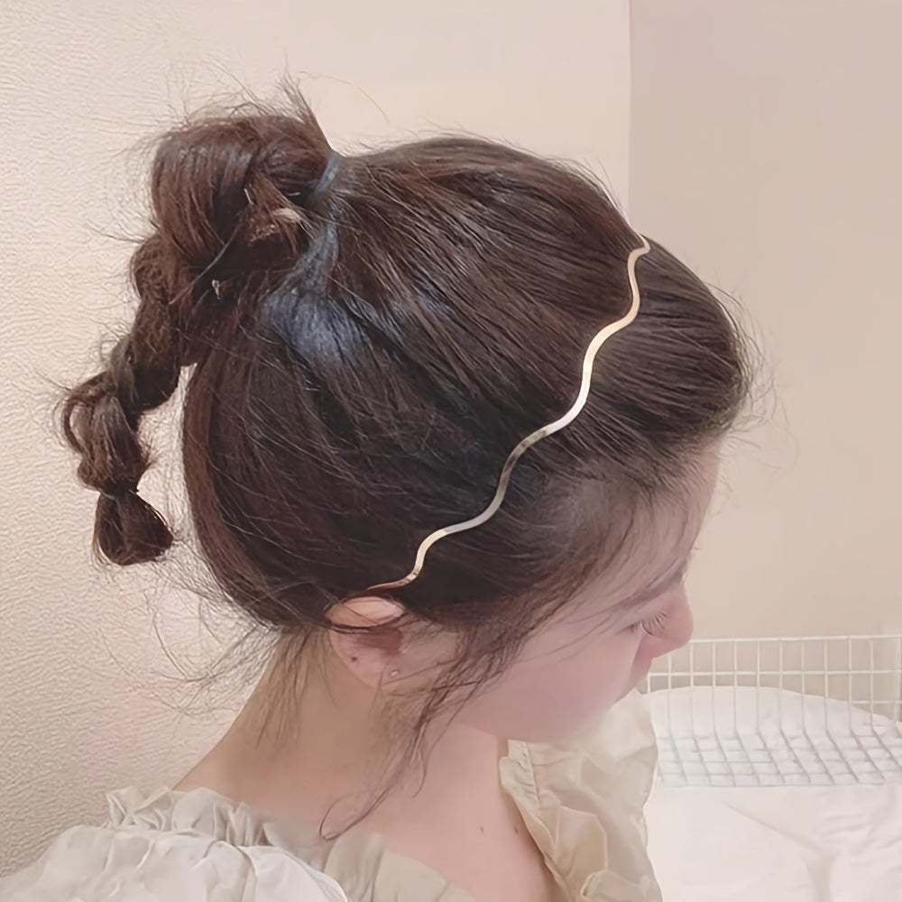 Women's Golden Wavy Hairband Zinc Alloy Vintage Hair Accessory