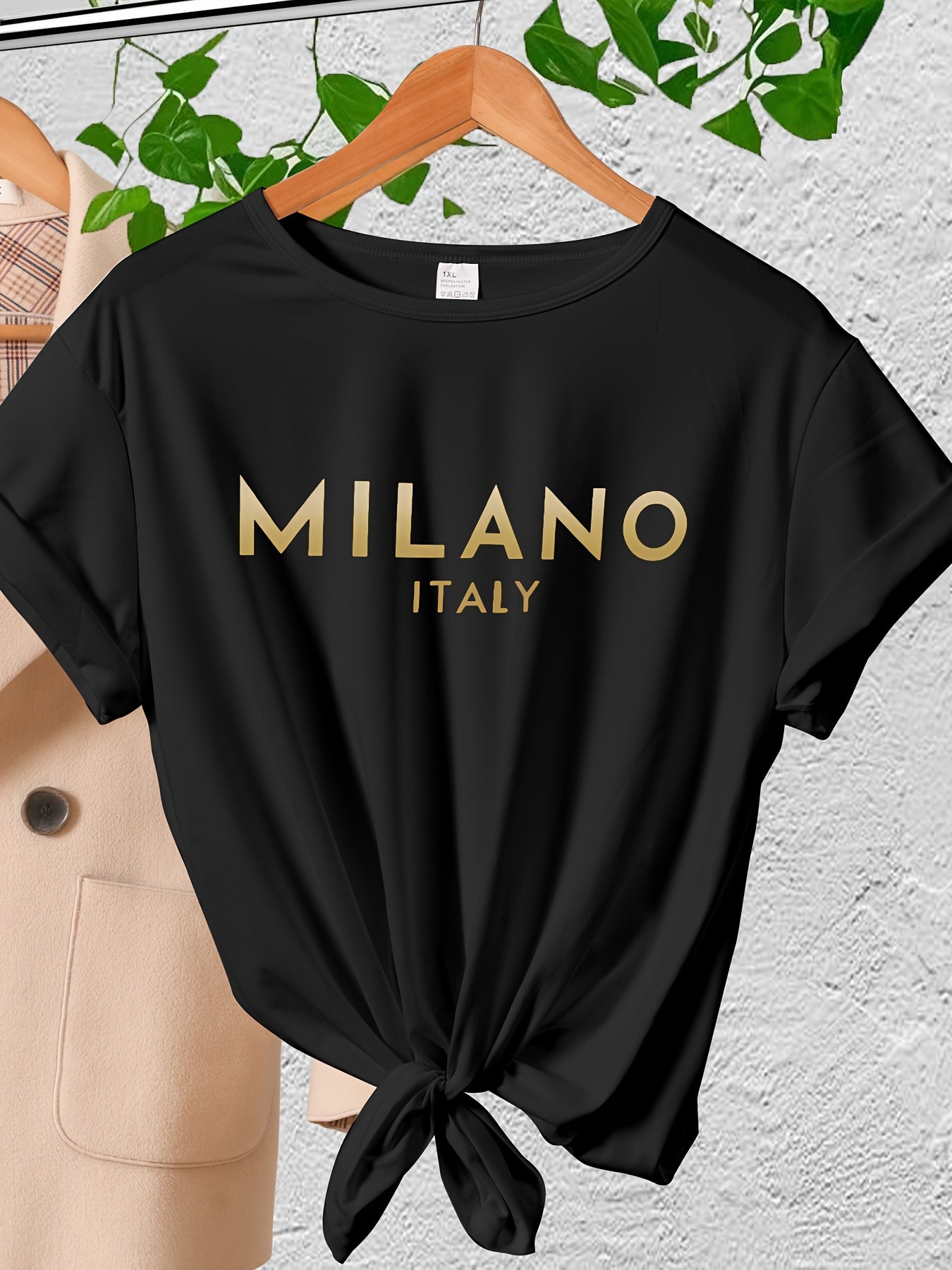 Women's Black Graphic T-Shirt with Gold Letter Print Short Sleeve Crew Neck