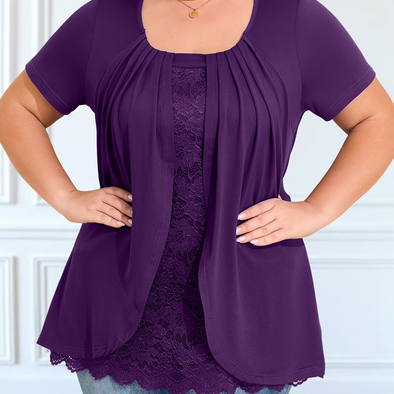 Camiseta de manga corta para mujer talla grande en negro con detalle de encaje