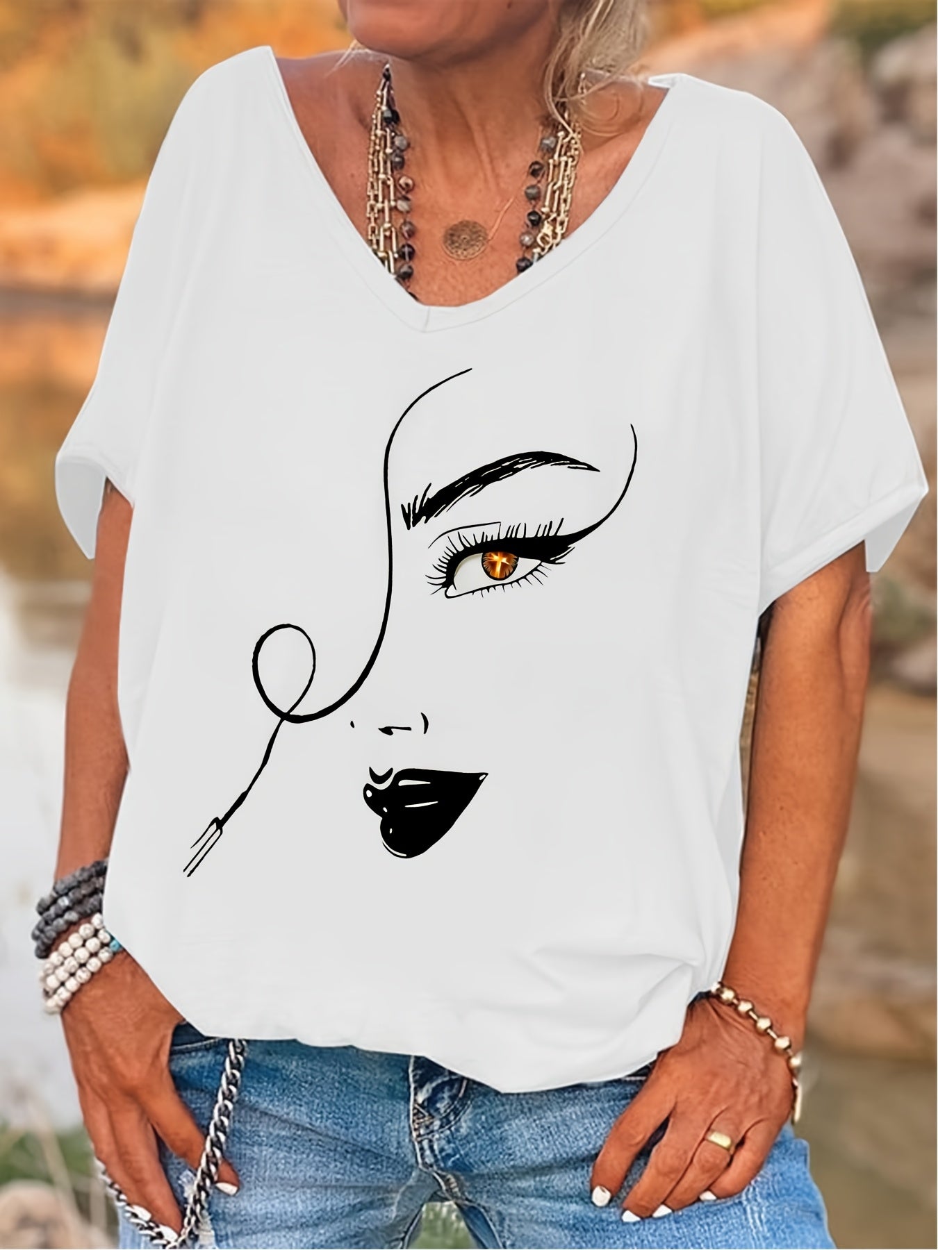 Plus Size Women's Light Grey V-Neck T-Shirt Batwing Sleeve Casual Chic Top