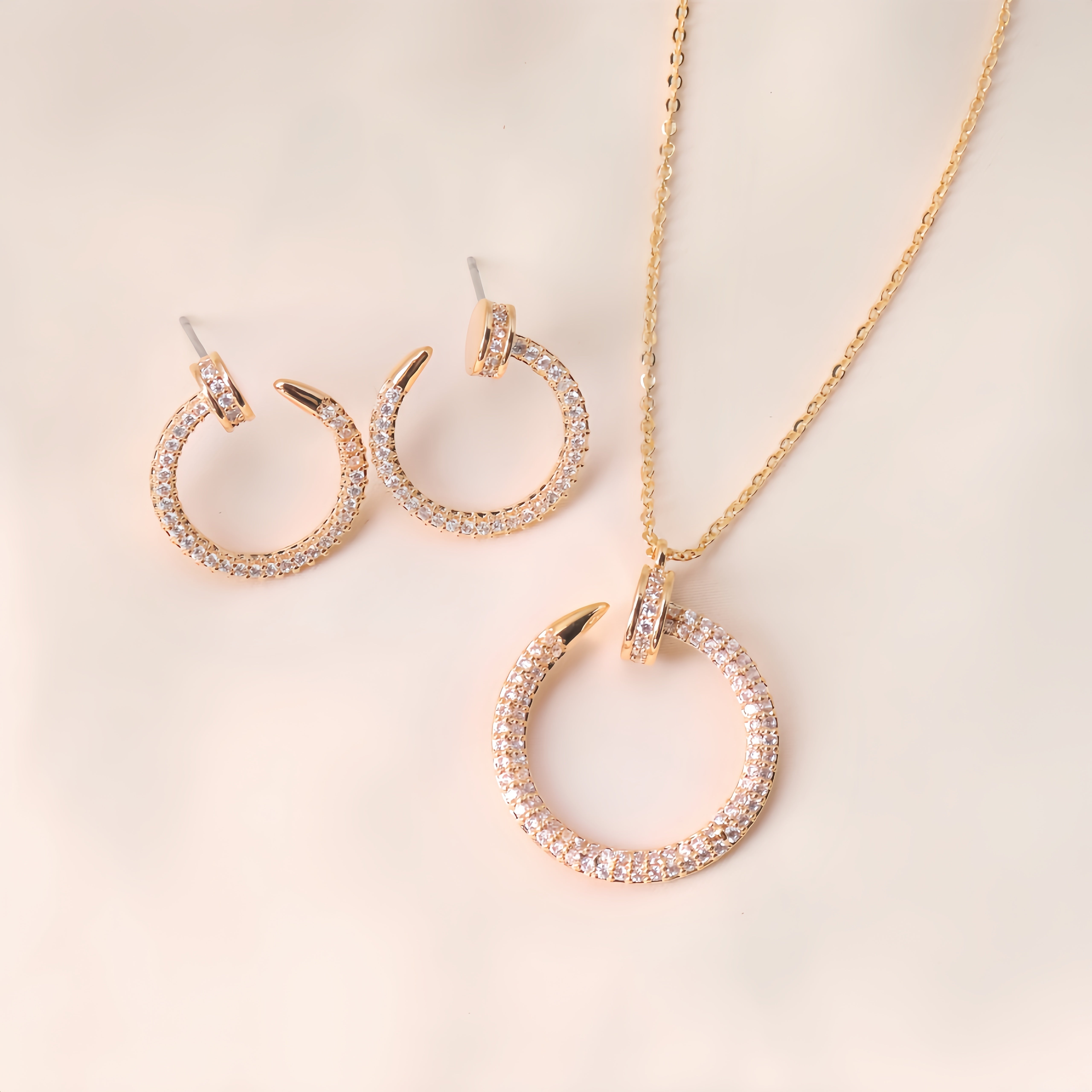 Элегантный винтажный комплект ювелирных изделий из золота 18K с позолотой для женщин - медь с синтетическим цирконием, подходящие серьги и ожерелье, идеальны для подарков и особых случаев - вечный и универсальный комплект аксессуаров для любого сезона.