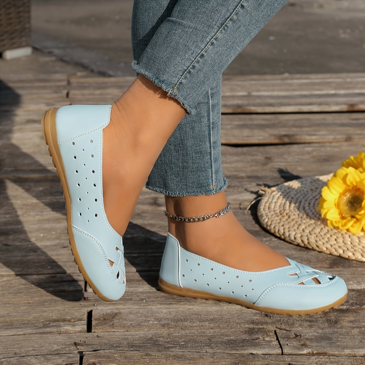 Women's Casual Flat Shoes Hollow Design Rubber Sole Non-Slip Comfortable