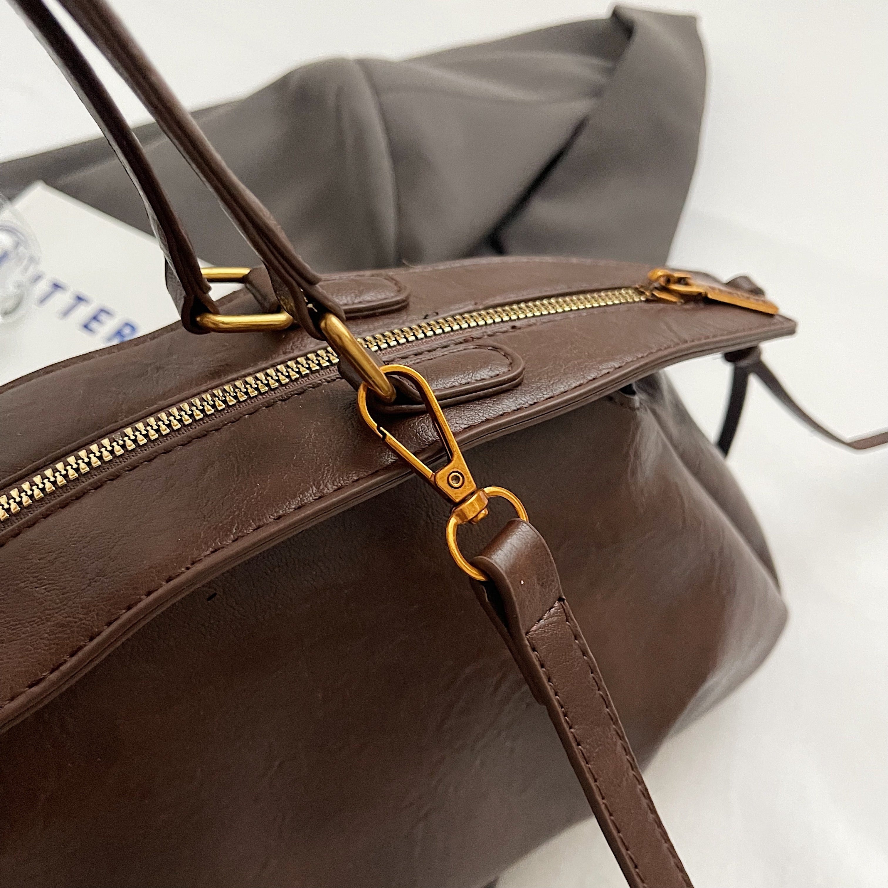 Vintage Black PU Crossbody Bag for Women with Large Capacity and Removable Strap