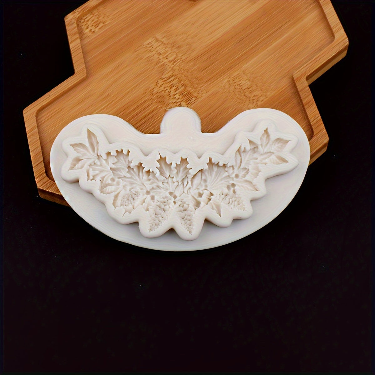 Silicone Christmas Wreath Mold 3D Resin Candy Fondant Cake Decorating Tool