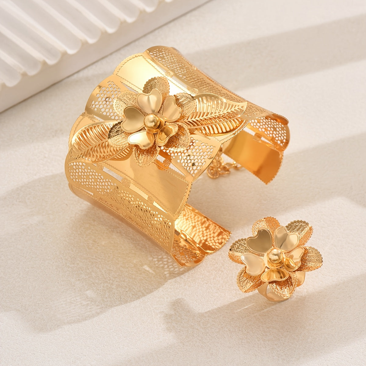 Conjunto de joyería floral para mujer con pulsera ancha y anillo ajustable