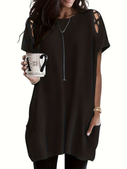 Blusa túnica negra de manga batwing para mujer con detalle de correa cruzada