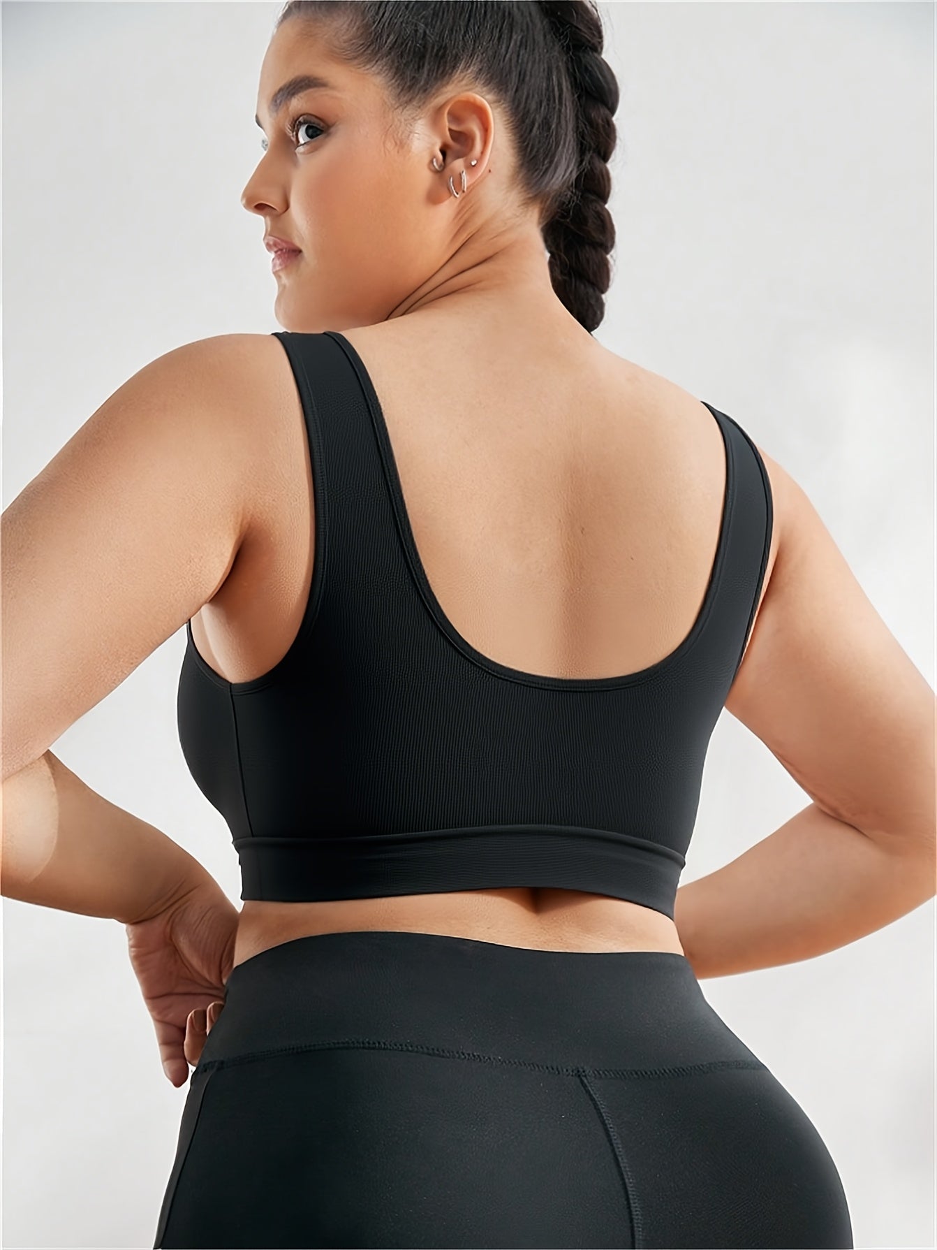 Бюстгальтер для женщин больших размеров бесшовный дышащий без каркаса для спорта, йоги и тренировок, черный