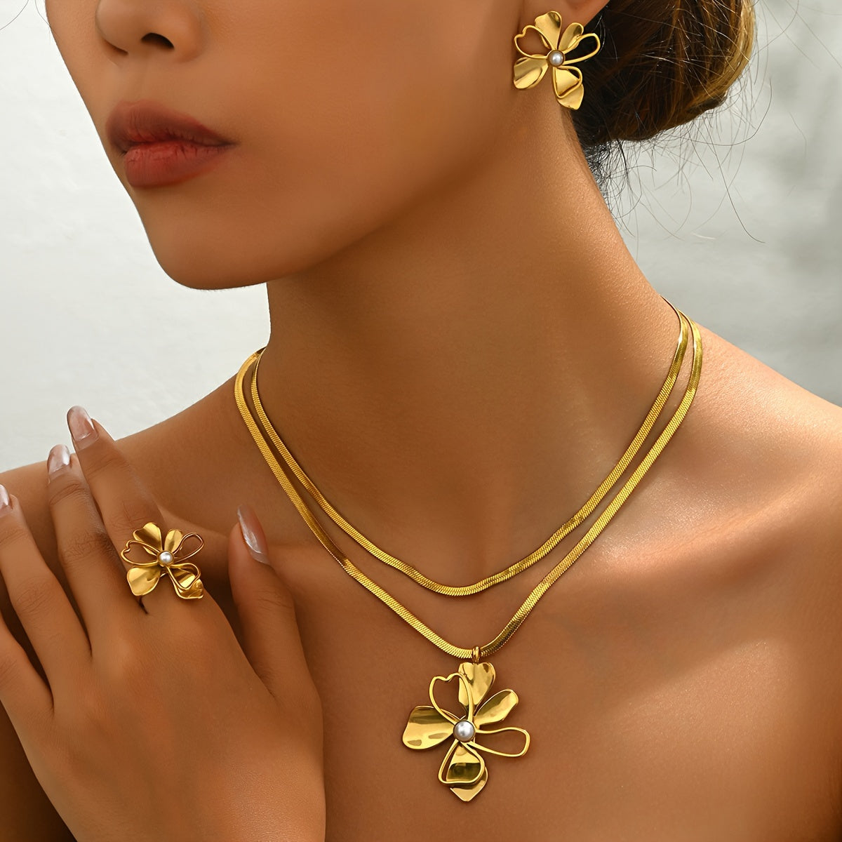 Set of Five Stainless Steel Jewelry Pieces with Double-Layer Snake Bone Chains Imitation Pearl Flower Accents