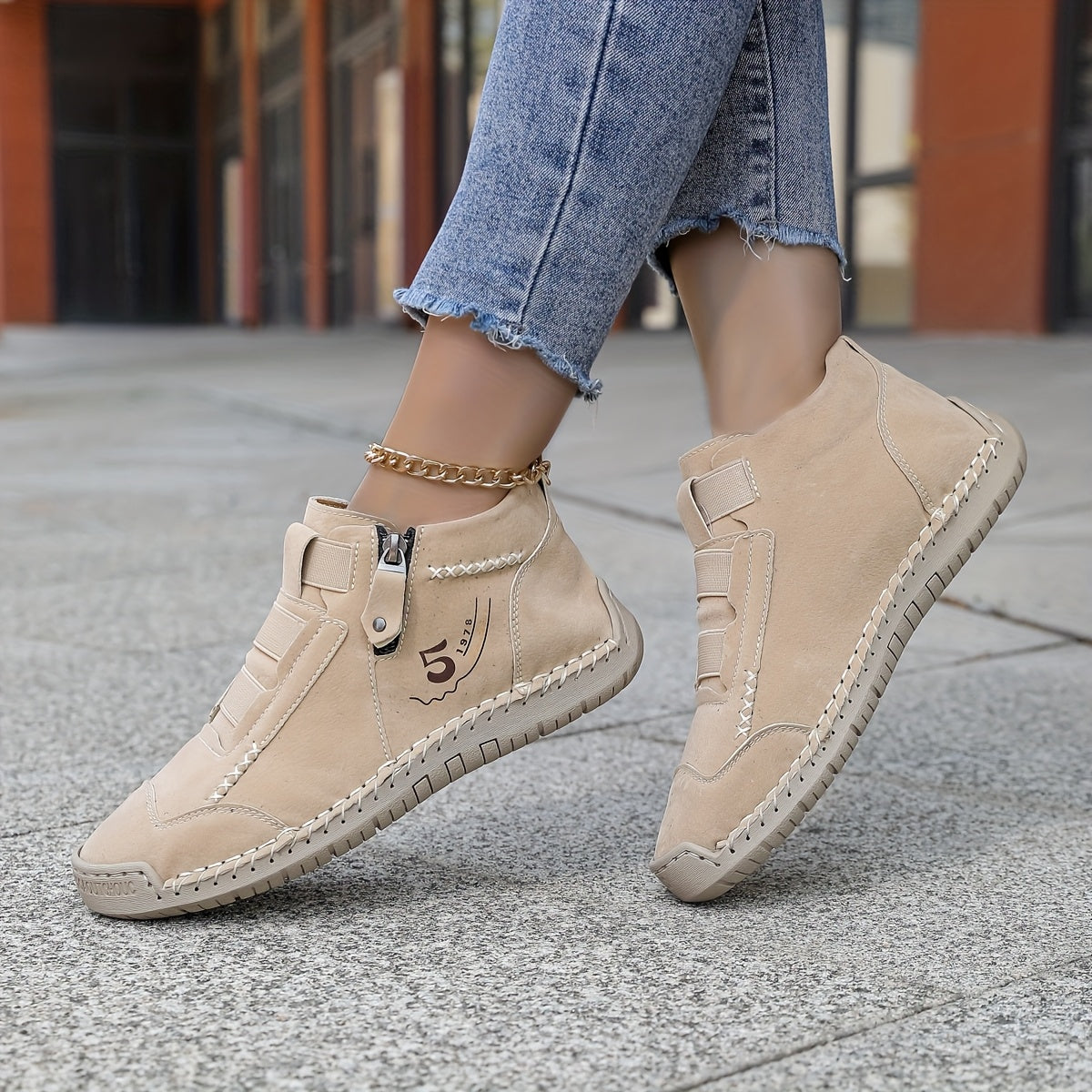 Women's All-Season Hand-Stitched British Style Lace-Up Cross Training Shoes in Multiple Colors