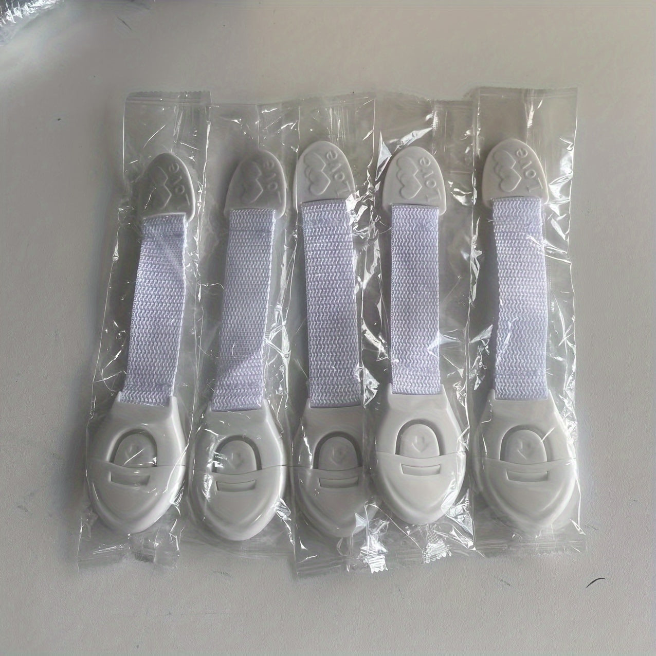 5 до 10 штук расширенных многофункциональных замков безопасности, включая замки для ящиков, замки для холодильников и замки для окон и дверей.