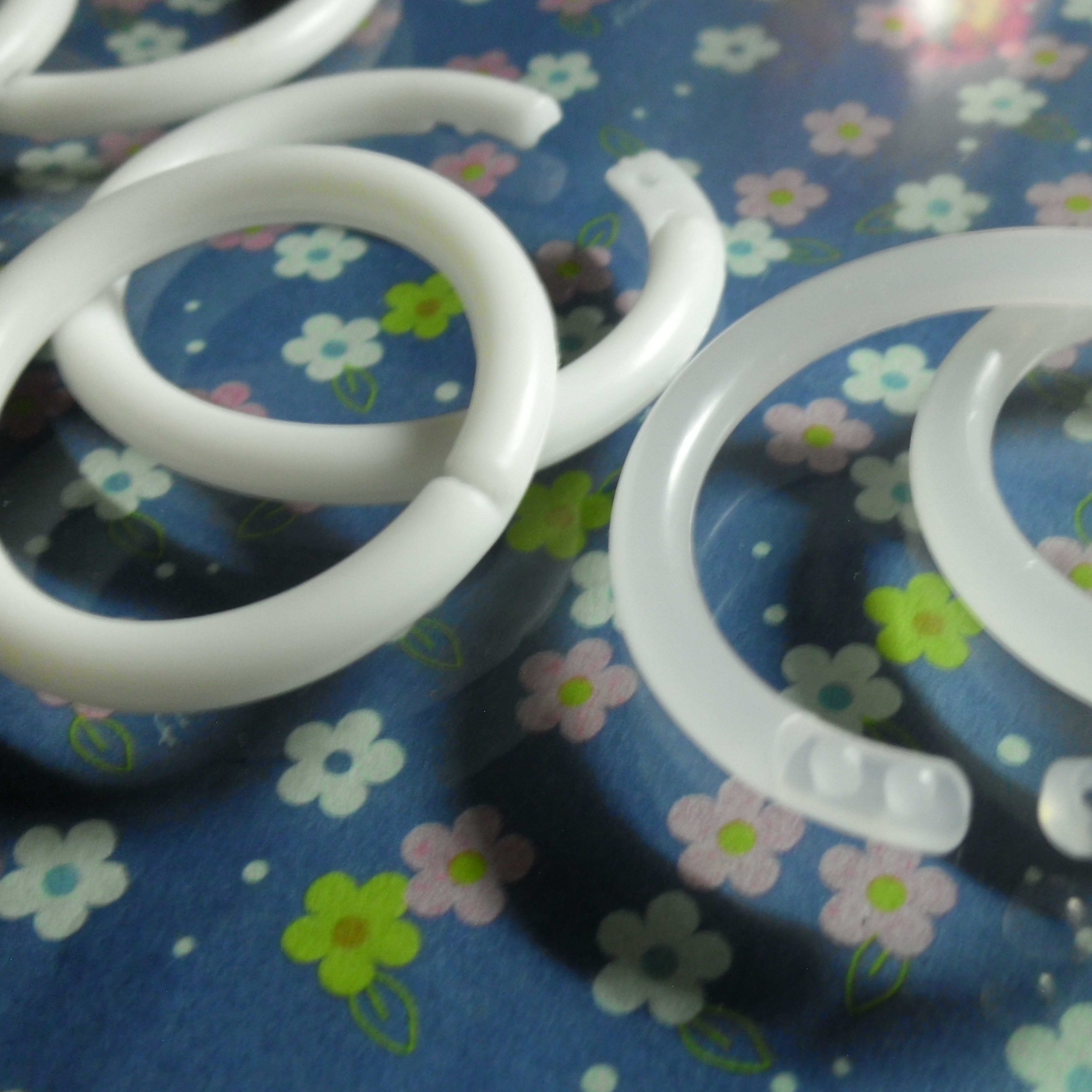 12 ta mustahkam plastik halqalar dush pardalari, kalitlar, sumkalar va DIY loyihalari uchun.