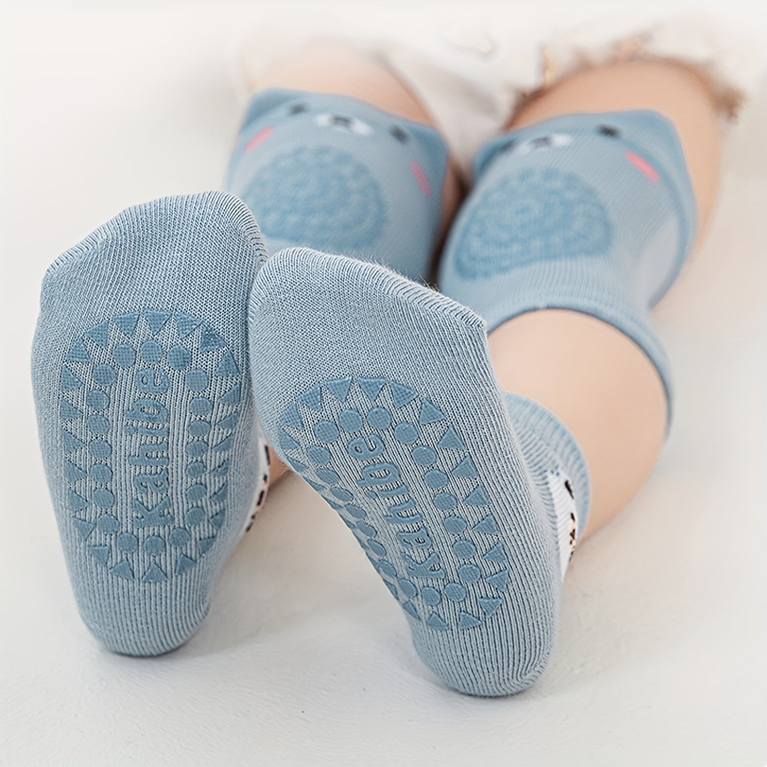 Set of 8 Baby Knee Pads with Non-Slip Design and Unisex Protective Socks for Crawling