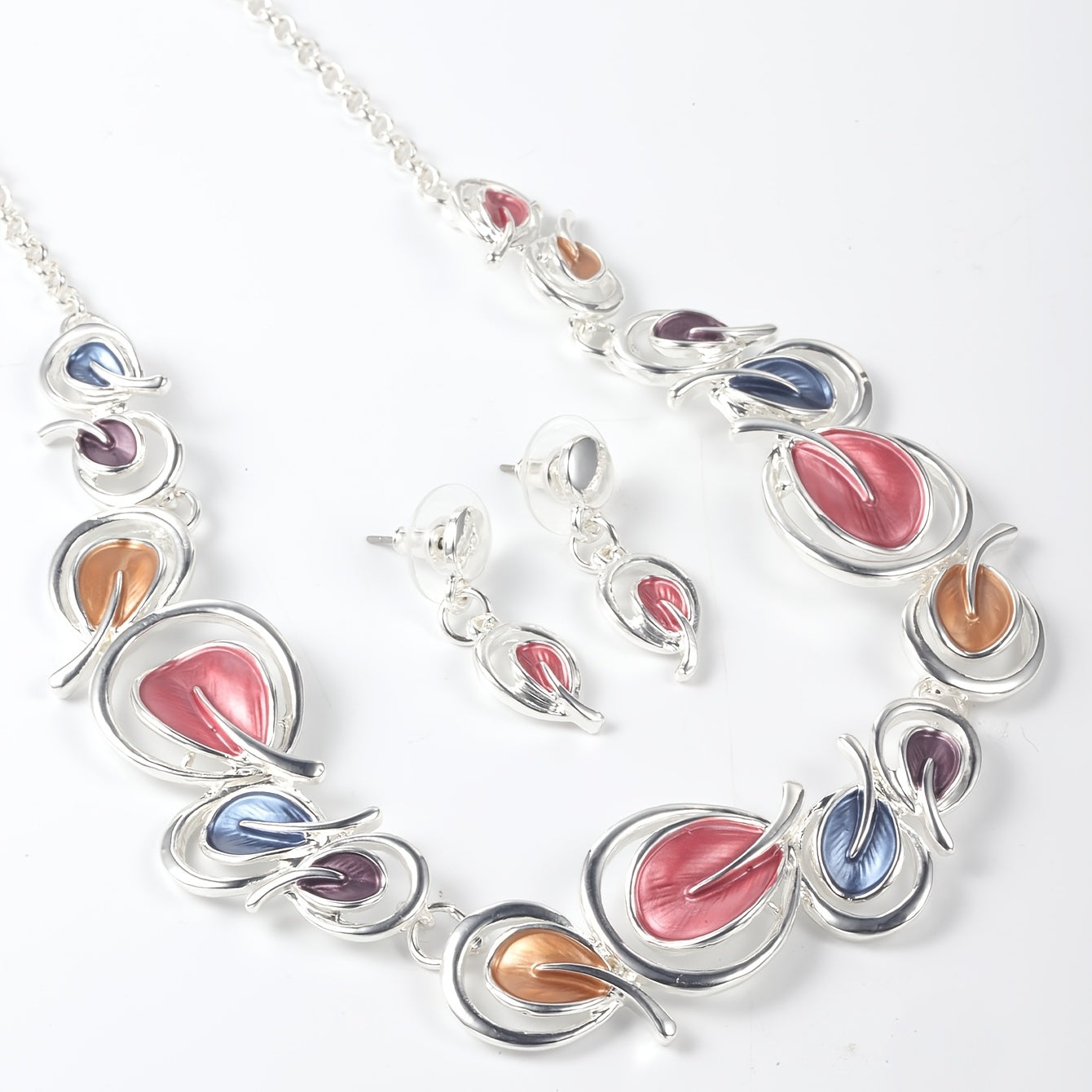 Conjunto de collar de mujer y pendientes de caída con patrón de hojas del árbol de la vida