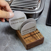 316 zanglamas po'latdan yasalgan qayta ishlatiladigan espresso puck ekran, issiqqa chidamli, 51mm, 53.5mm va 58.5mm diametrlarida mavjud. Breville mashinalari va 51mm, 54mm, va 58mm portafilterlar bilan mos keladi. Qahva aksessuarlarini o'z ichiga oladi.