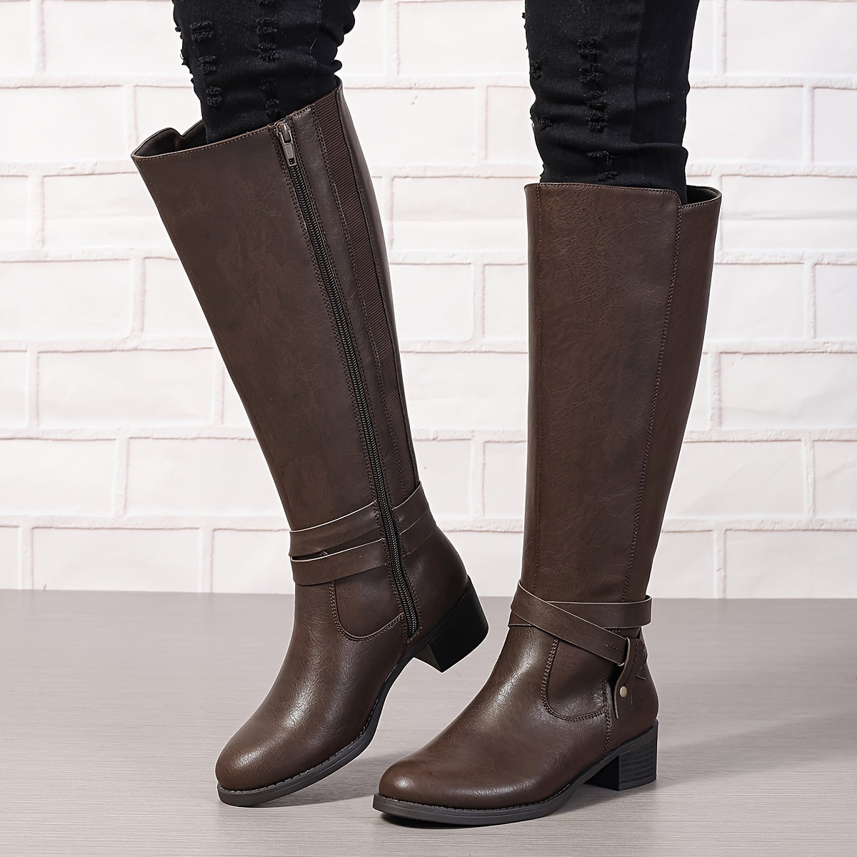 Ayollar uchun sun'iy qoplamali o'rta tizzali botinkalar, zippersi bilan, qattiq poyabzal, rezina tagli