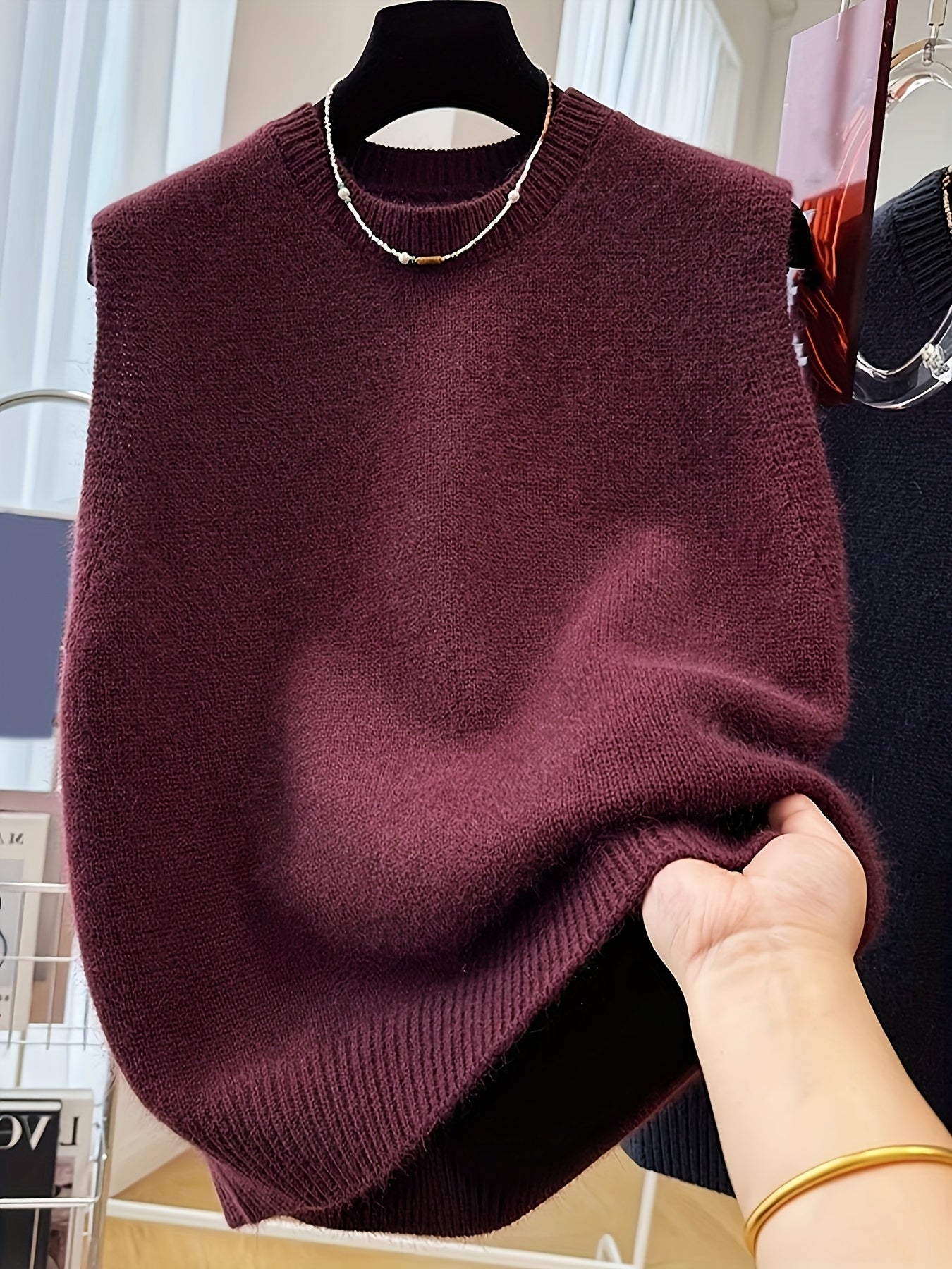 Women's Red Sleeveless Knit Vest with Crew Neck Made of Polyester for Spring and Fall