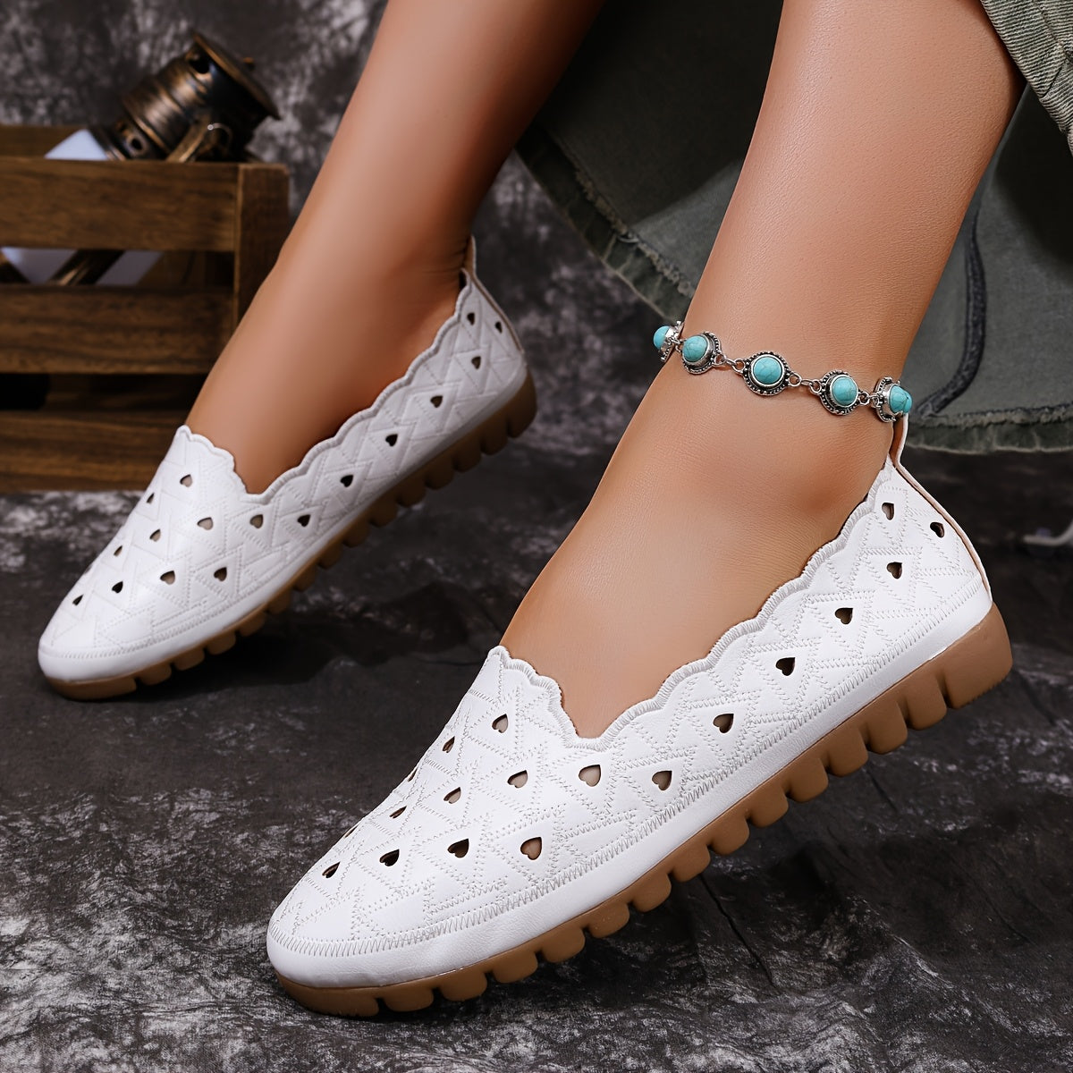Women’s Vintage-Inspired Cut-Out Ballet Flats Slip-On Comfortable Shoes White Beige