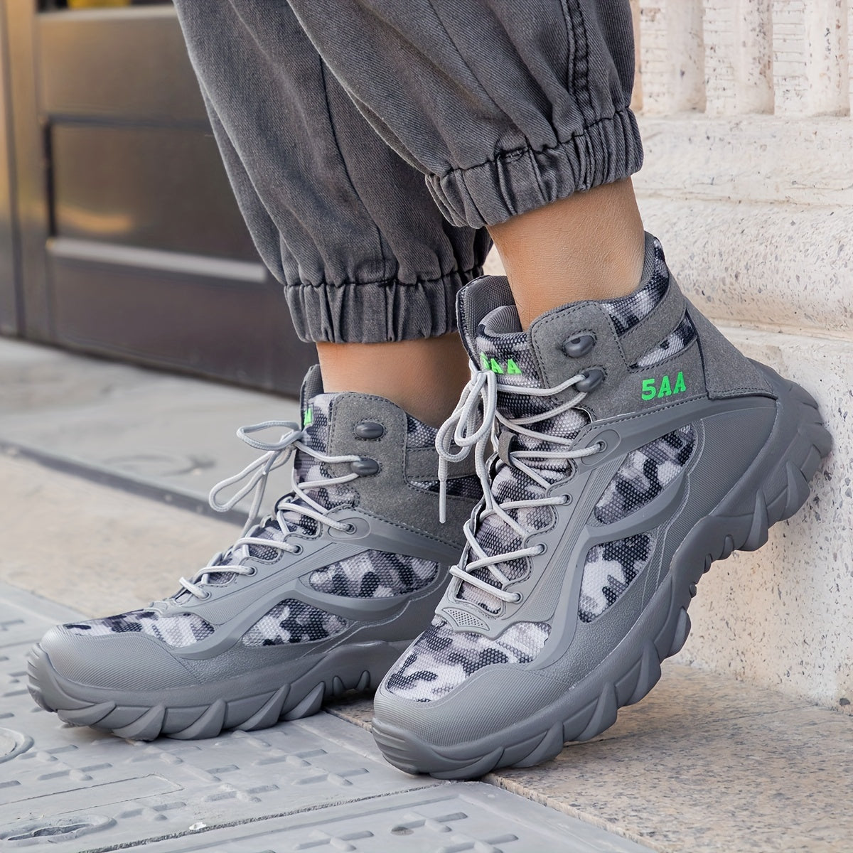 Men's High Top Hiking Boots Durable Outdoor Non-slip Lace Up All-Season Solid Color