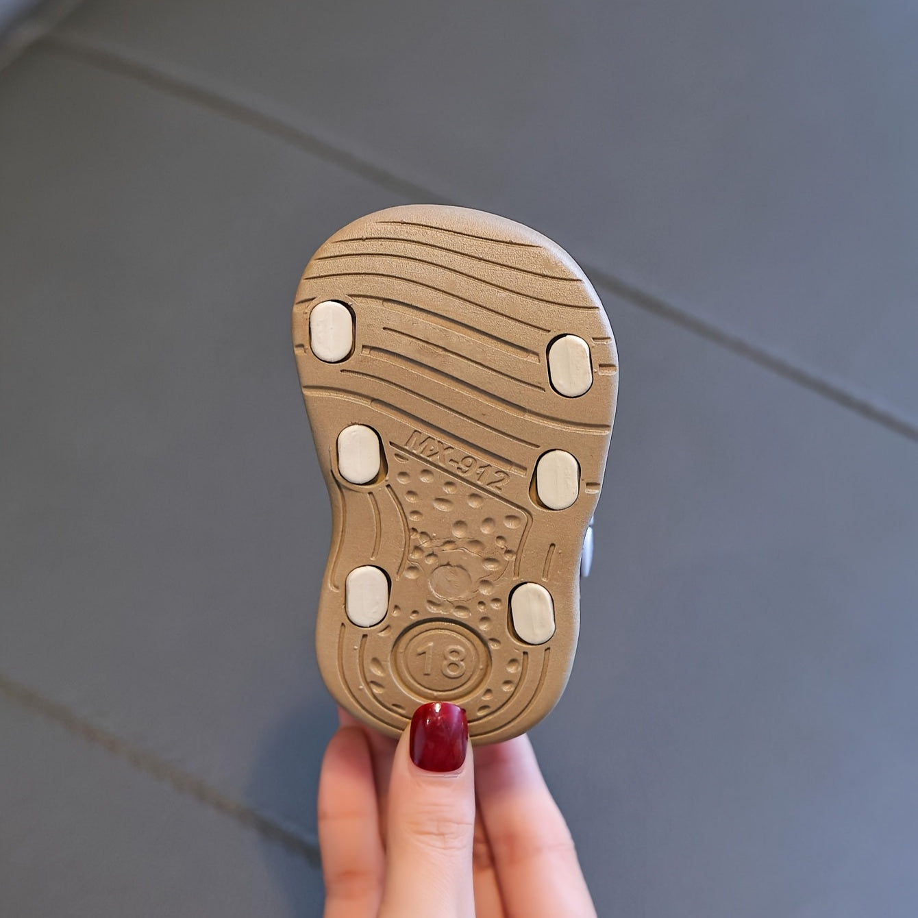 Детские летние сандалии бежево-коричневые PVC пряжка повседневные пляжные игры