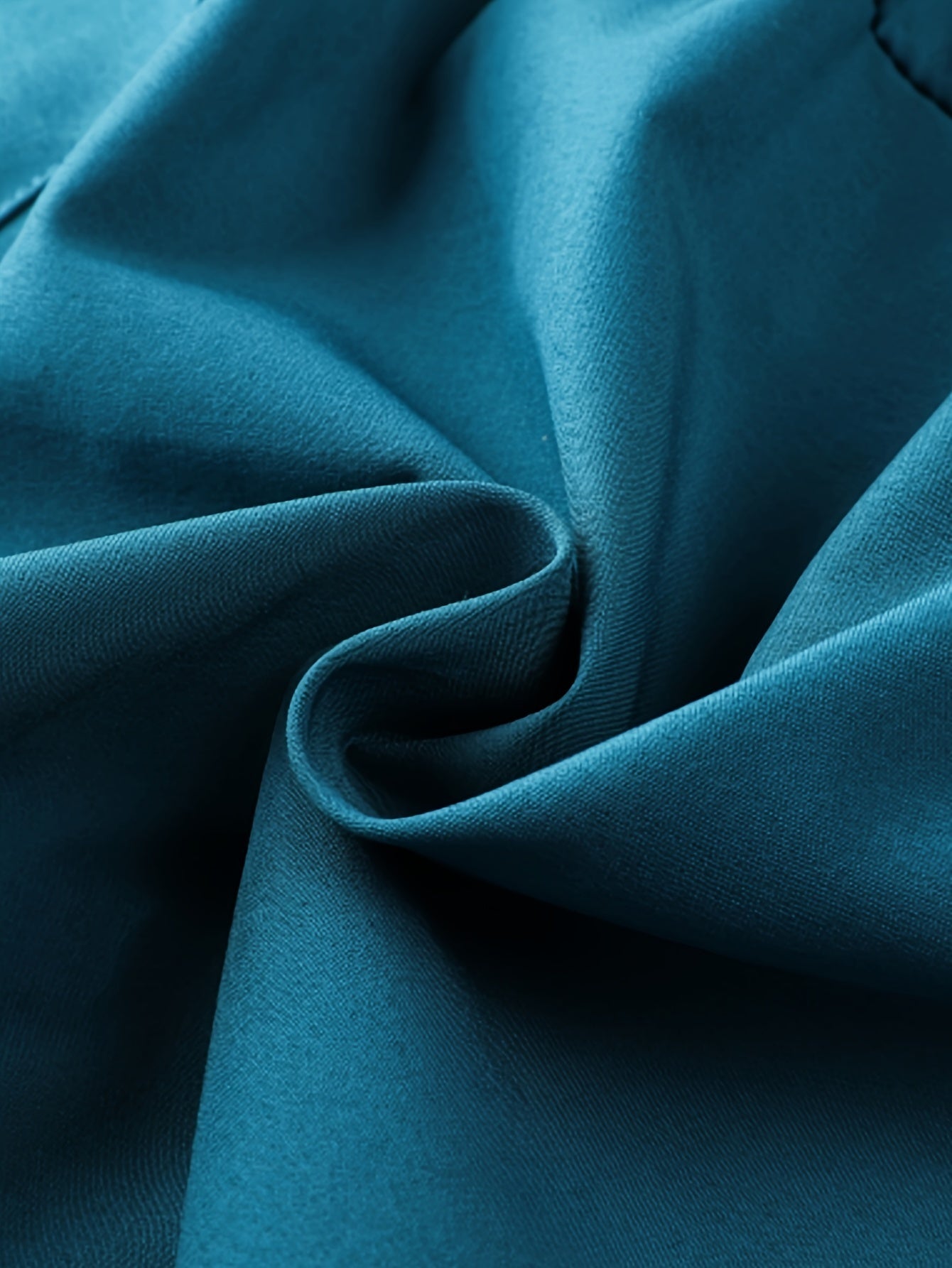 Erkaklar uchun sport shortlari soxta ikki qismli dizayn bilan, mashg'ulot va yugurish uchun mukammal.