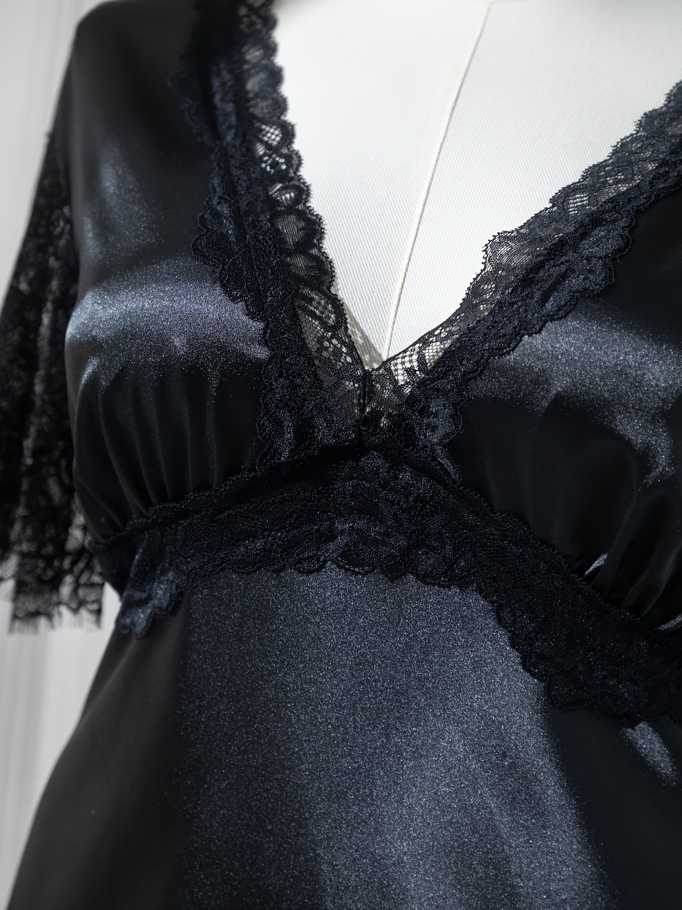 Women's Black Lace-Trim V-Neck Nightdress Short Sleeve Sleepwear