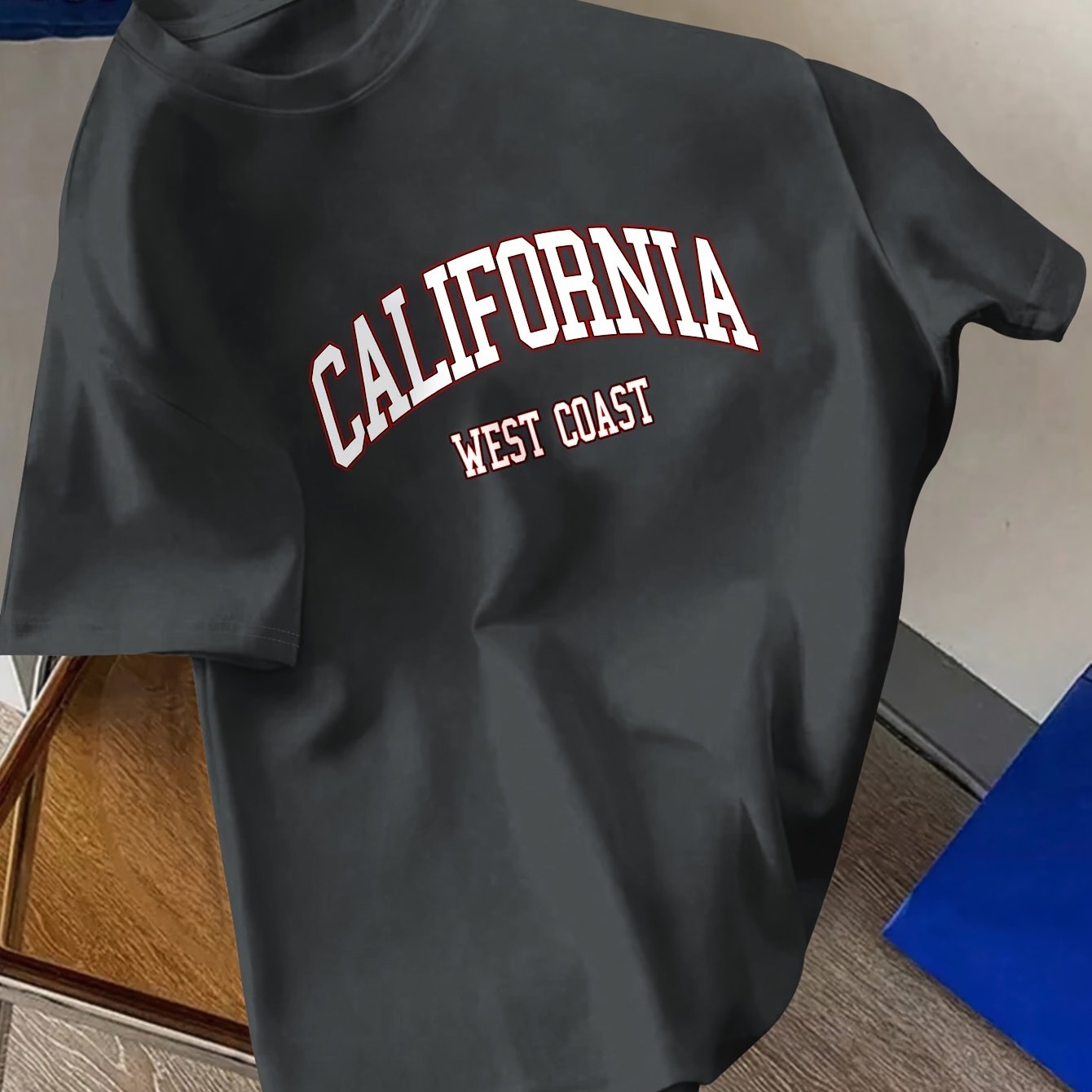 Kaliforniya Grafik Print Erkaklar uchun Yoz va Bahor Tashqi Kiymish uchun Qisqa Yengli T-shirti.