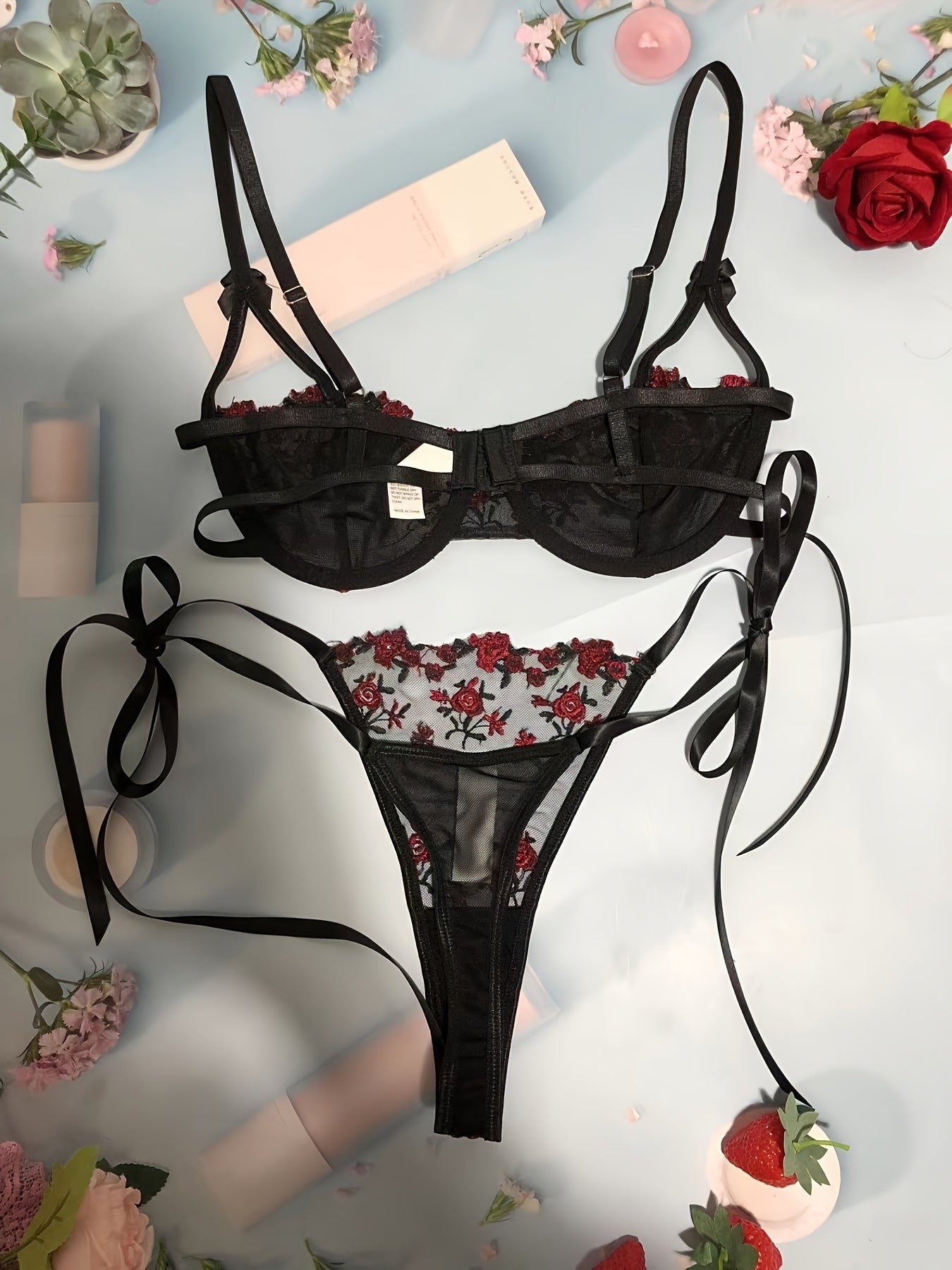 Black Lace Lingerie Set with Push-Up Bra and Underwired Panties for Everyday Wear