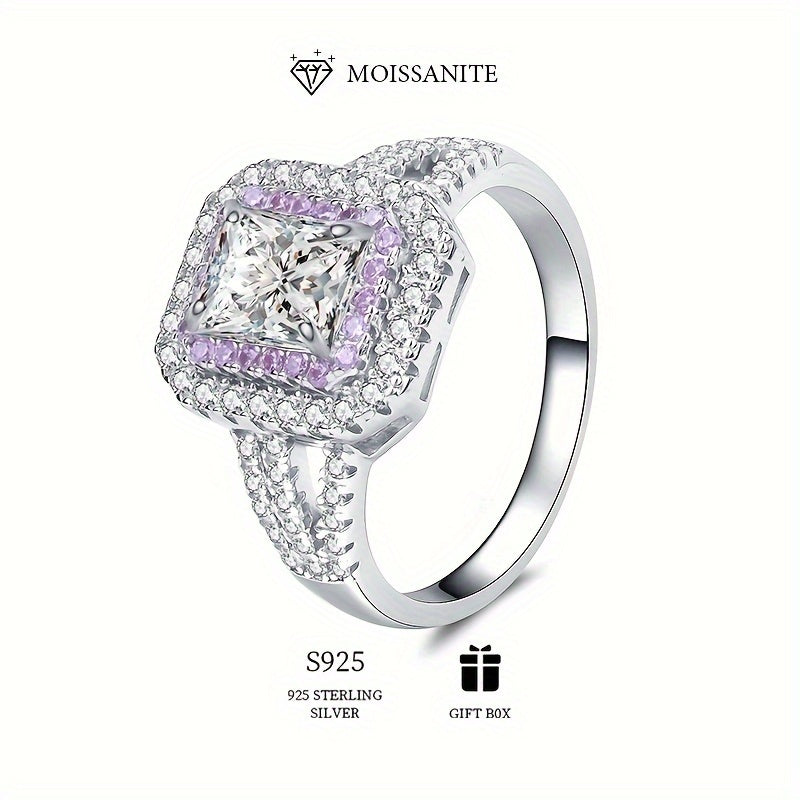 S925 Sterling Silver Luxury Halo Ring, 2 karat kvadrat kesimli Moissanite bilan bezatilgan, to'ylar yoki maxsus tadbirlar uchun mukammal. Gippoallergen va partiyalar va banketlar uchun ideal, bu ajoyib asar Moissanite sertifikati bilan birga keladi va