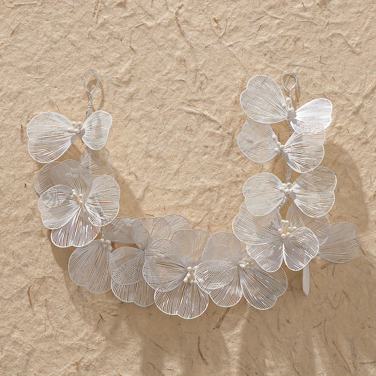 To'ylar uchun Barokko Gul Faux Marjonlar bilan To'y Soch Boshqichi