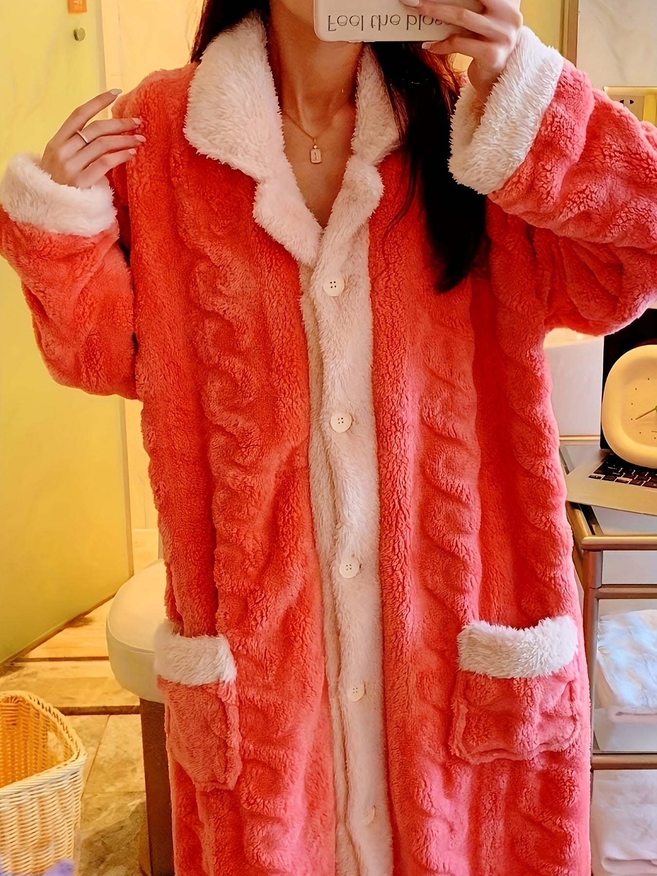 Women's Fleece-Lined V-Neck Sleep Robe with Pockets and Floral Pattern