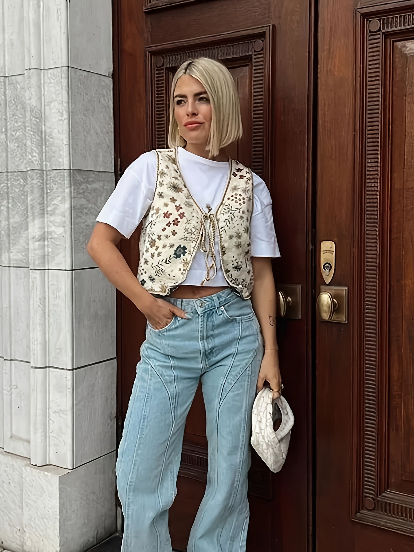 Women's Waterproof Embroidered Plant Pattern Polyester Vest with V-Neck Sleeveless for Spring Fall