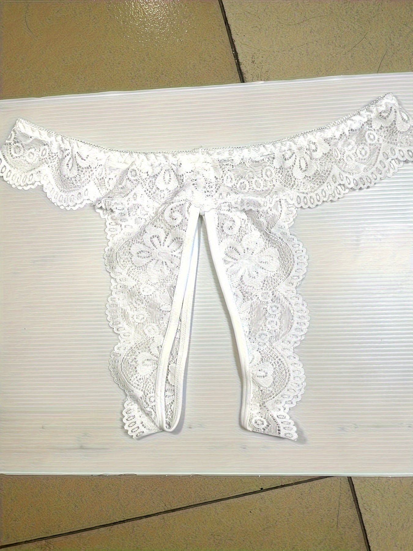 Kattalar uchun tikanli qovurg‘ali thong ichki kiyimlar, bosma dizayn va to‘qilgan mato bilan