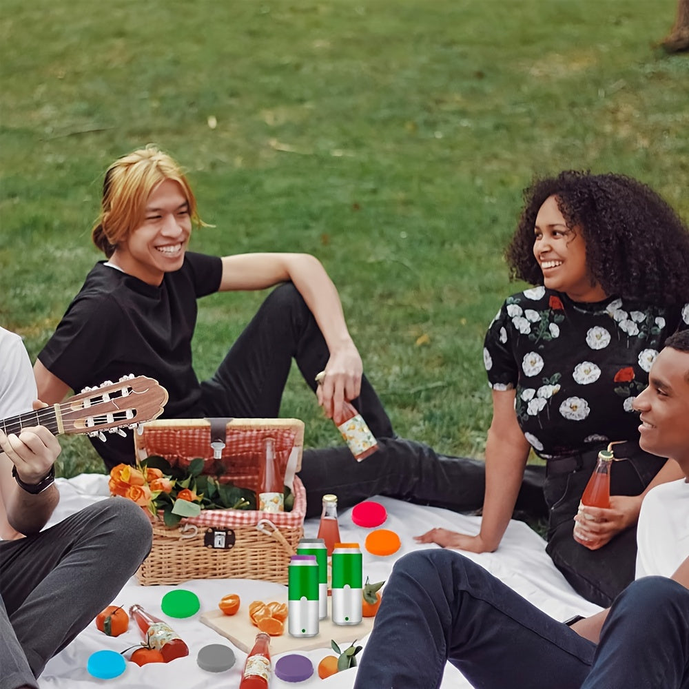 Olti silikonli soda qopqog'i, to'kilishlarni oldini oladi va standart soda bankalariga mos keladi. Ular turli ranglarda mavjud va shuningdek, sharbat va ichimlik bankalarini yopish uchun ham ishlatilishi mumkin.