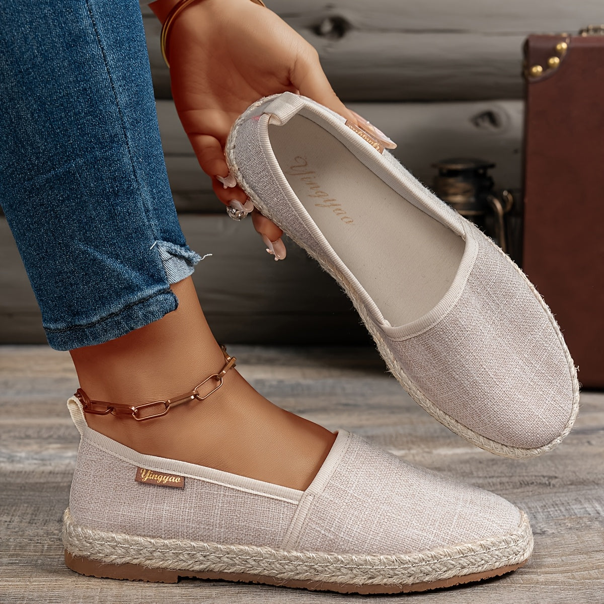 Women's Straw Rope Flat Shoes Light and Comfortable Slip-On Casual
