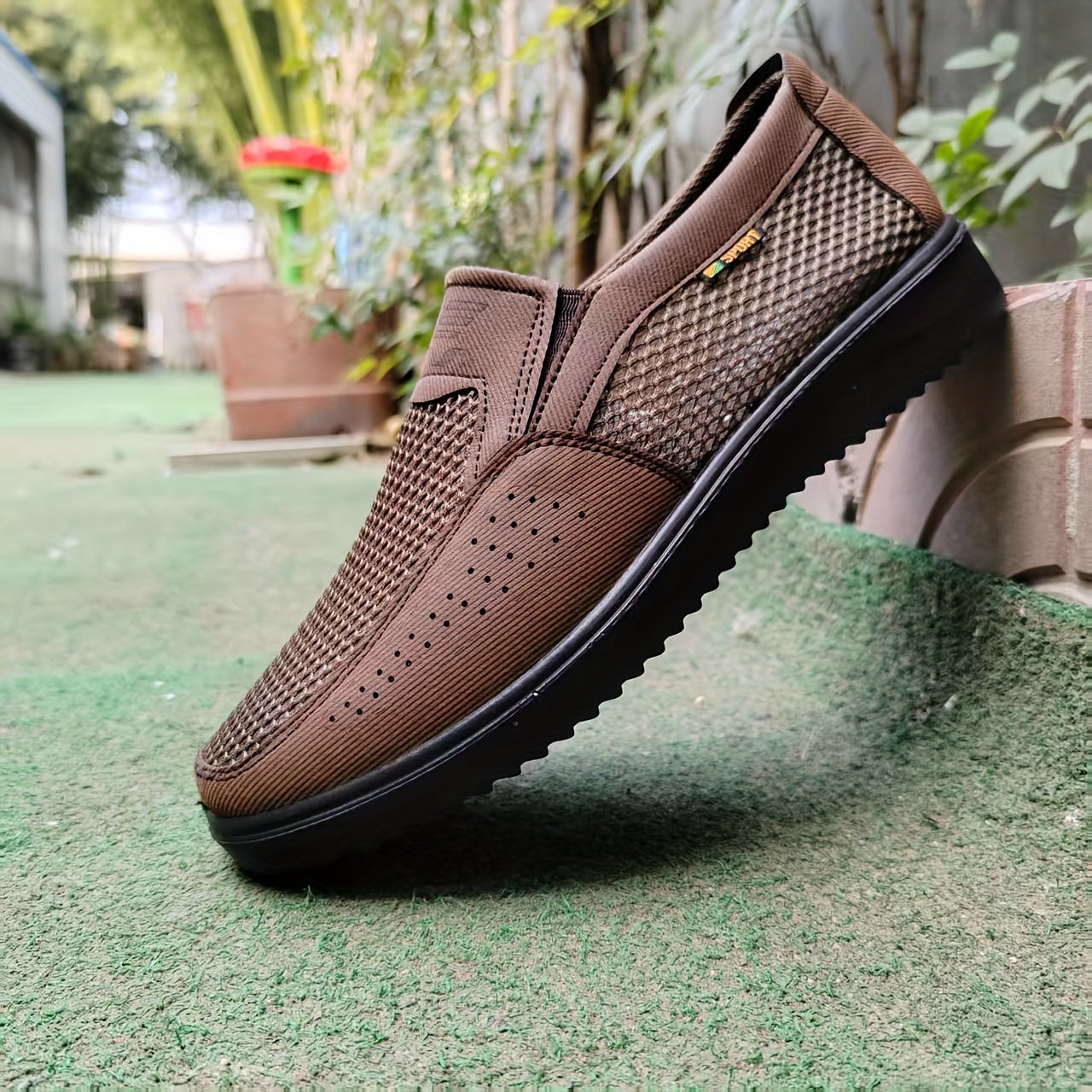Men's Slip-On Shoes Breathable Fabric Upper Cushioned Insole Rubber Sole for Outdoor Activities